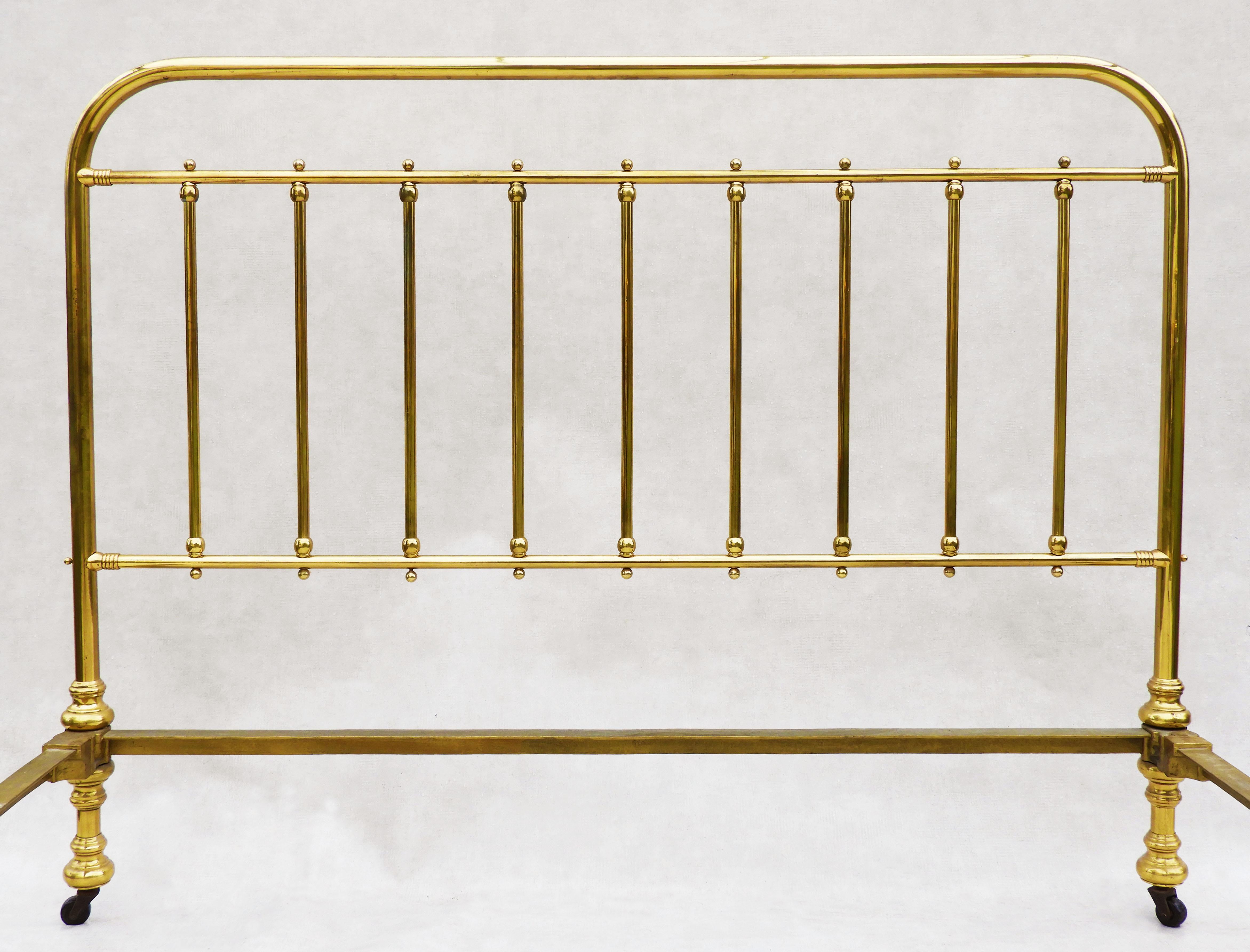 Antique French Brass Bed US Queen/UK king Size C1920 In Good Condition For Sale In Trensacq, FR
