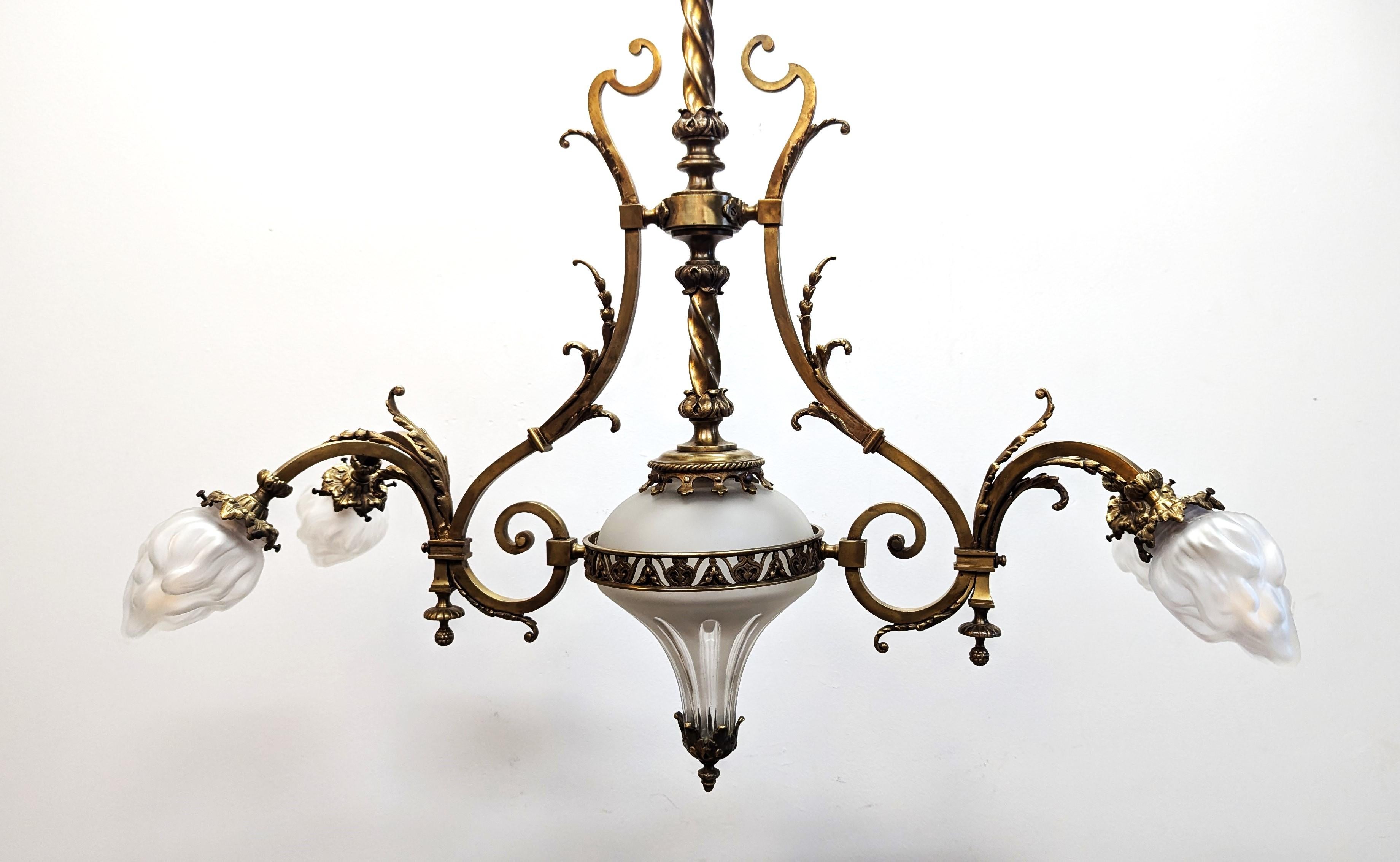 Antique French Brass & Glass Art Nouveau Chandelier In Good Condition For Sale In New York, NY