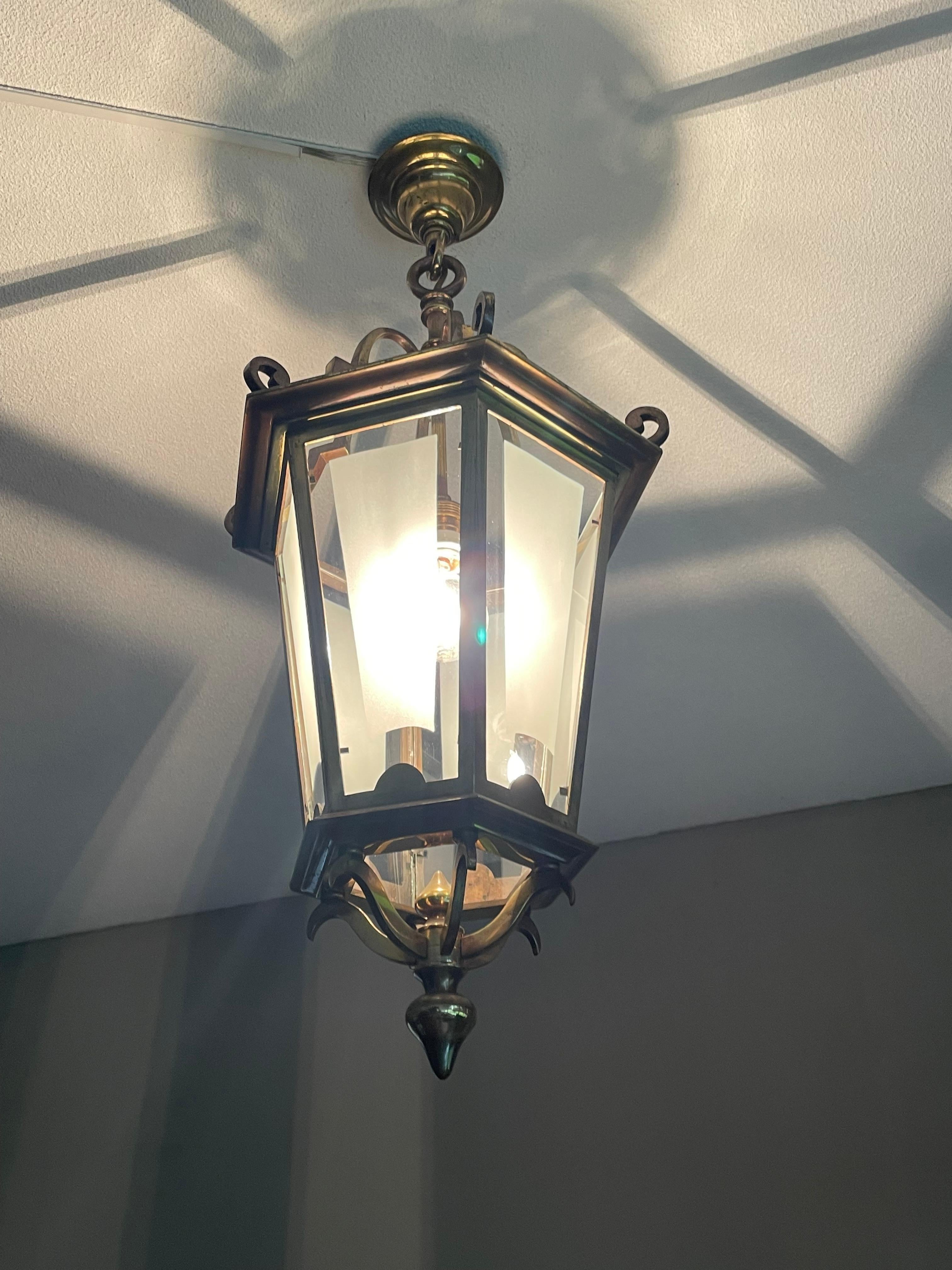 Antique French Brass Hall Lantern / Pendant Light with 6 Stylish Glass Panels In Good Condition In Lisse, NL