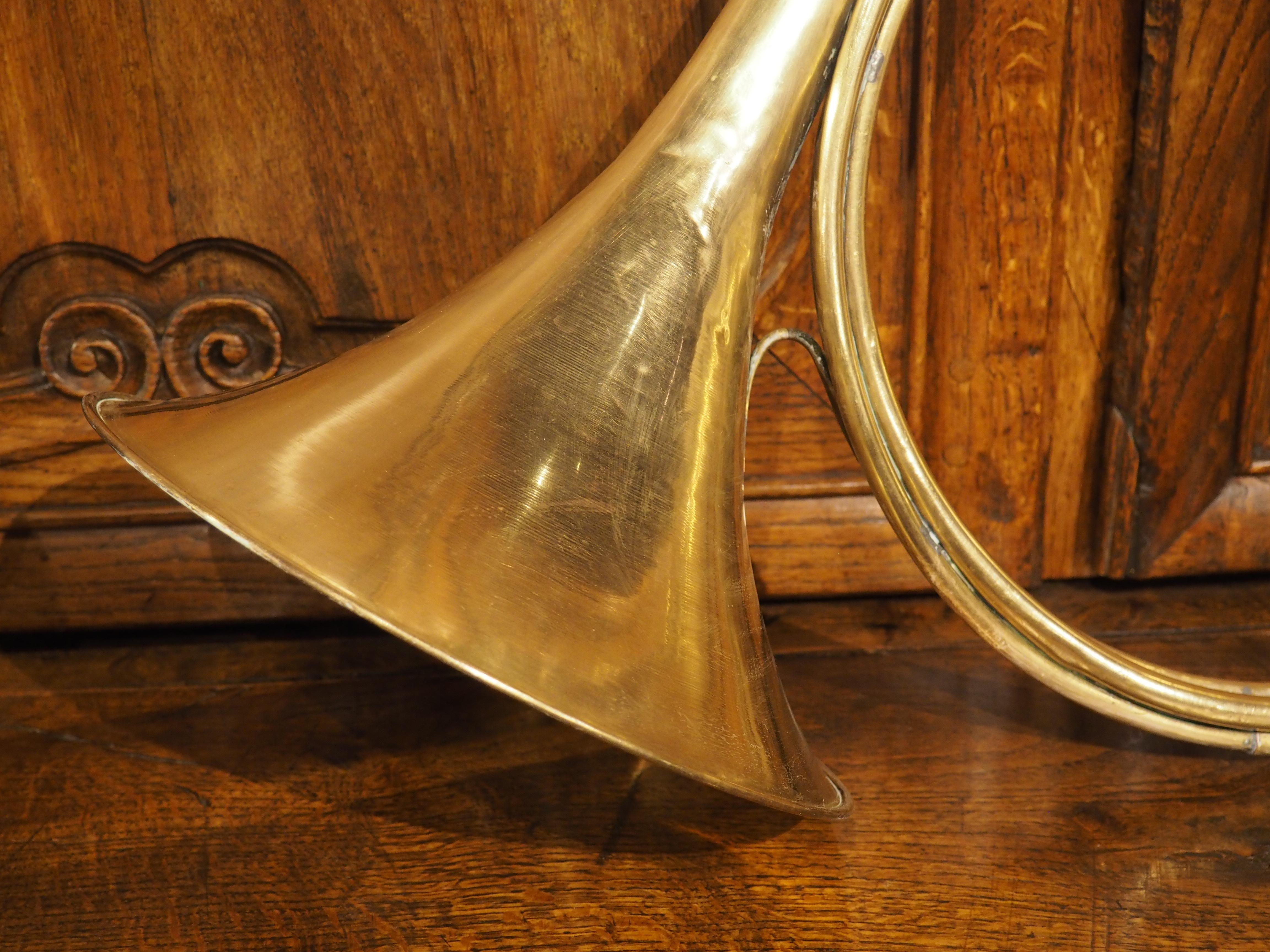 Antique cor de chasse français en laiton, 