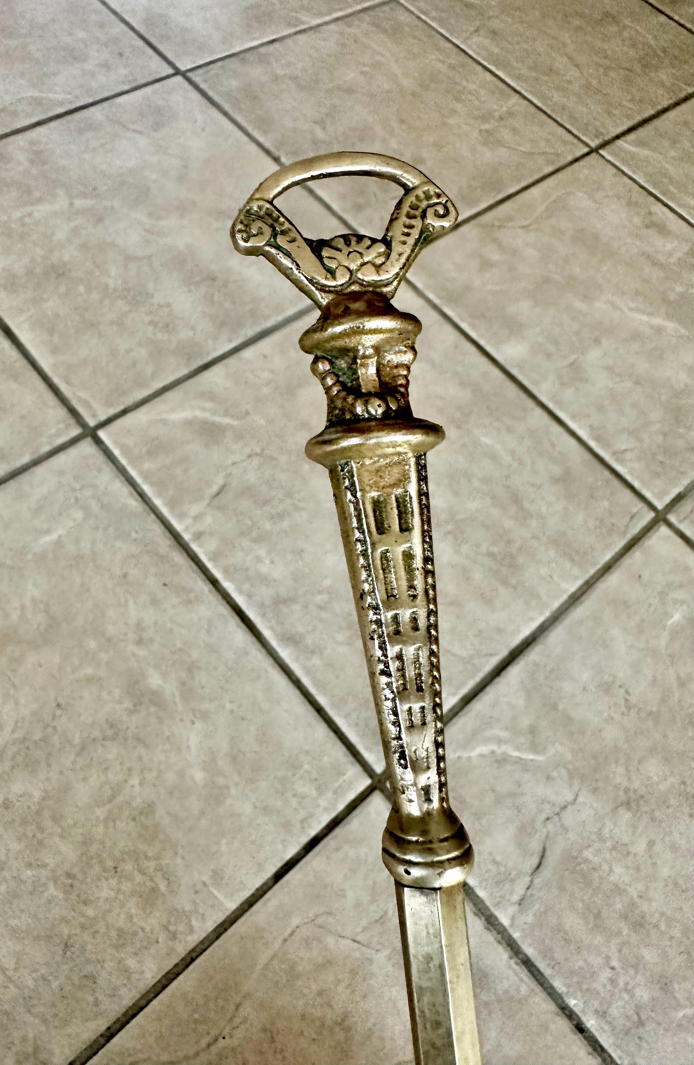 Antique French Brass Hunting Motif Fireplace Tools Set 1900s Hunting lodge For Sale 9