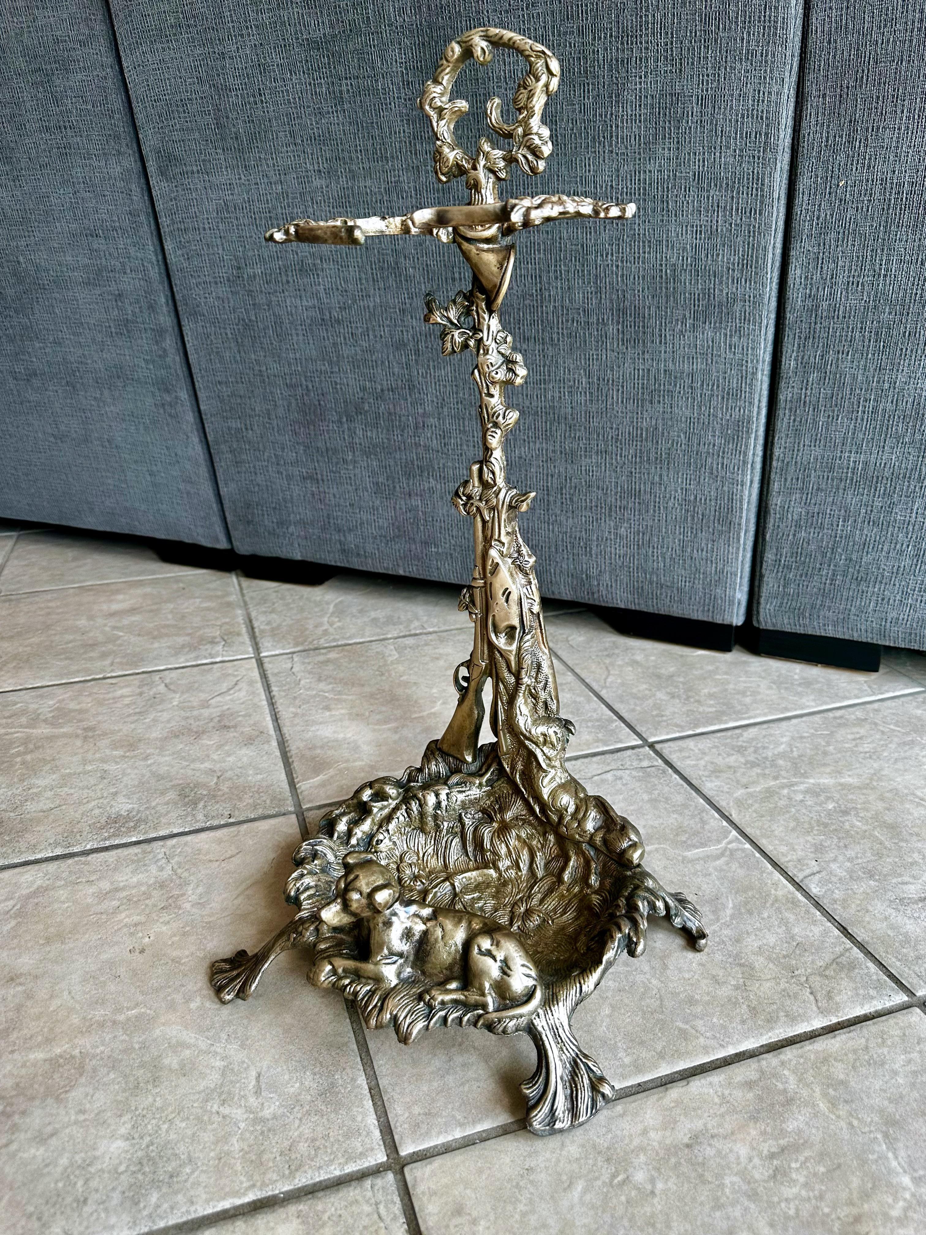 Antique French Brass Hunting Motif Fireplace Tools Set 1900s Hunting lodge For Sale 4