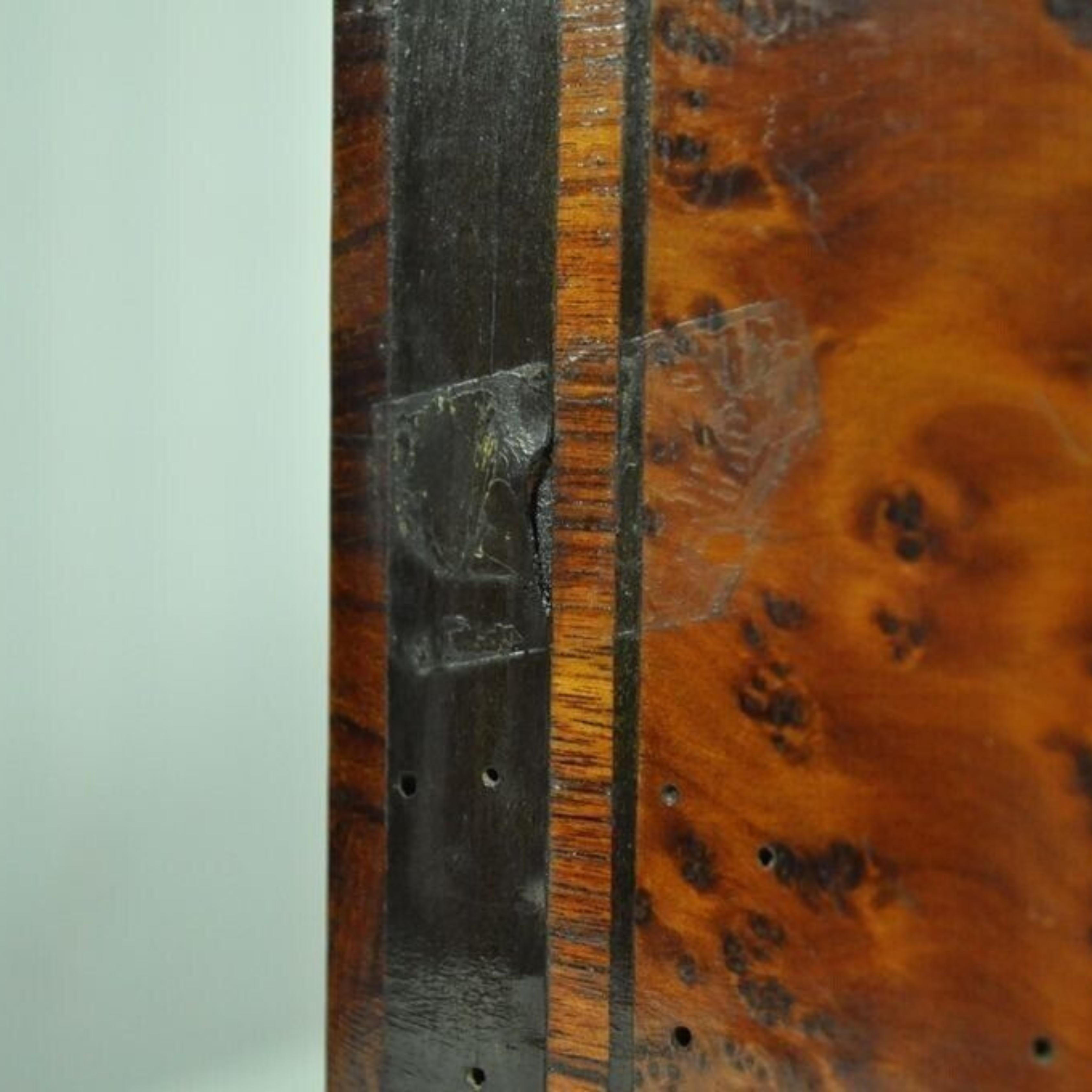 Antikes französisches Tantalus-Kasten-Kord-Dekanter-Set aus Messing mit Intarsien, Likörschrank im Angebot 3