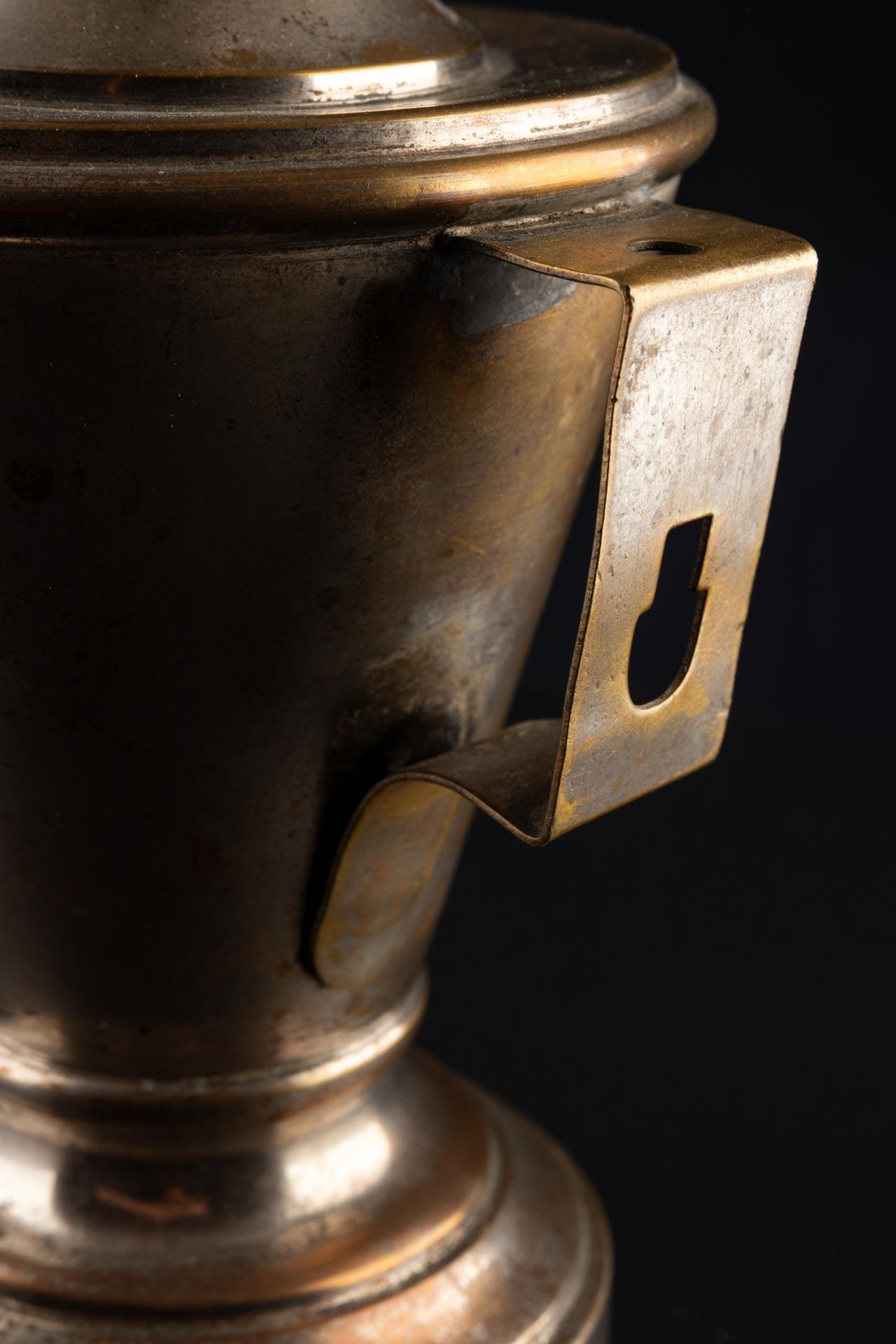 Antique French Brass Nickel-Plated Pigeon Oil Lamp, XIX secolo in vendita 2