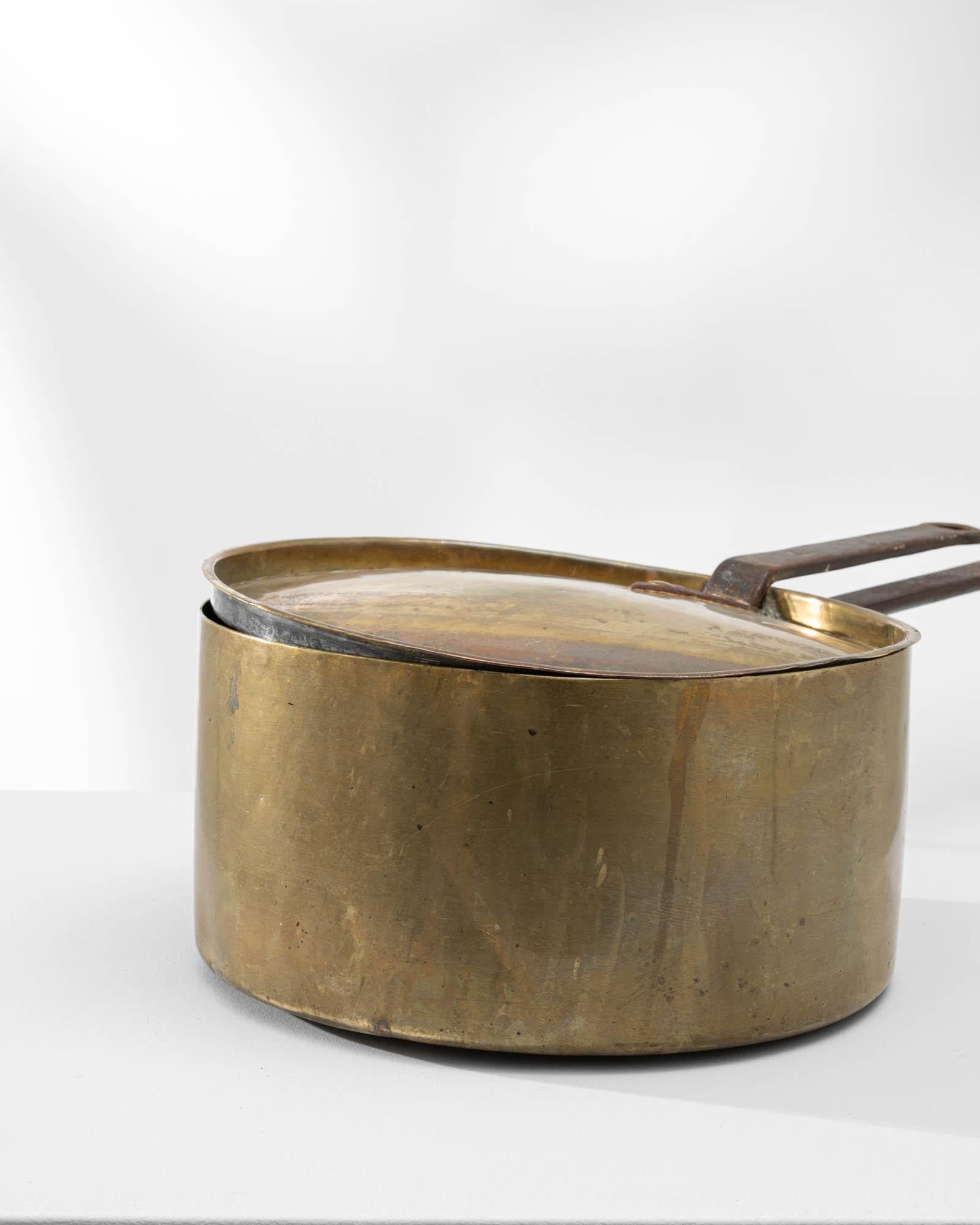 Antique French Brass Pot with Lid For Sale 2