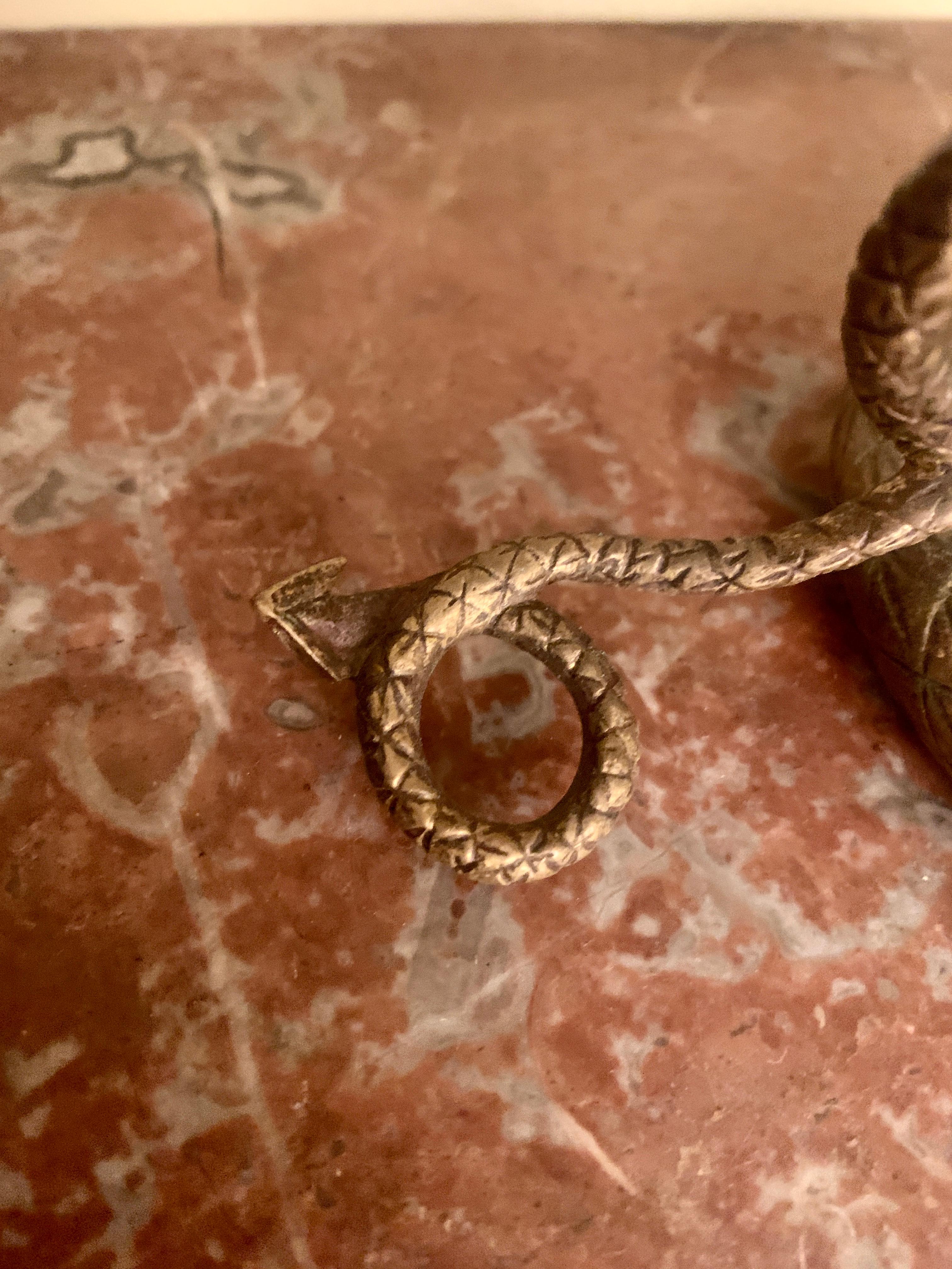 Laiton Bougeoir à serpent en laiton français ancien en vente