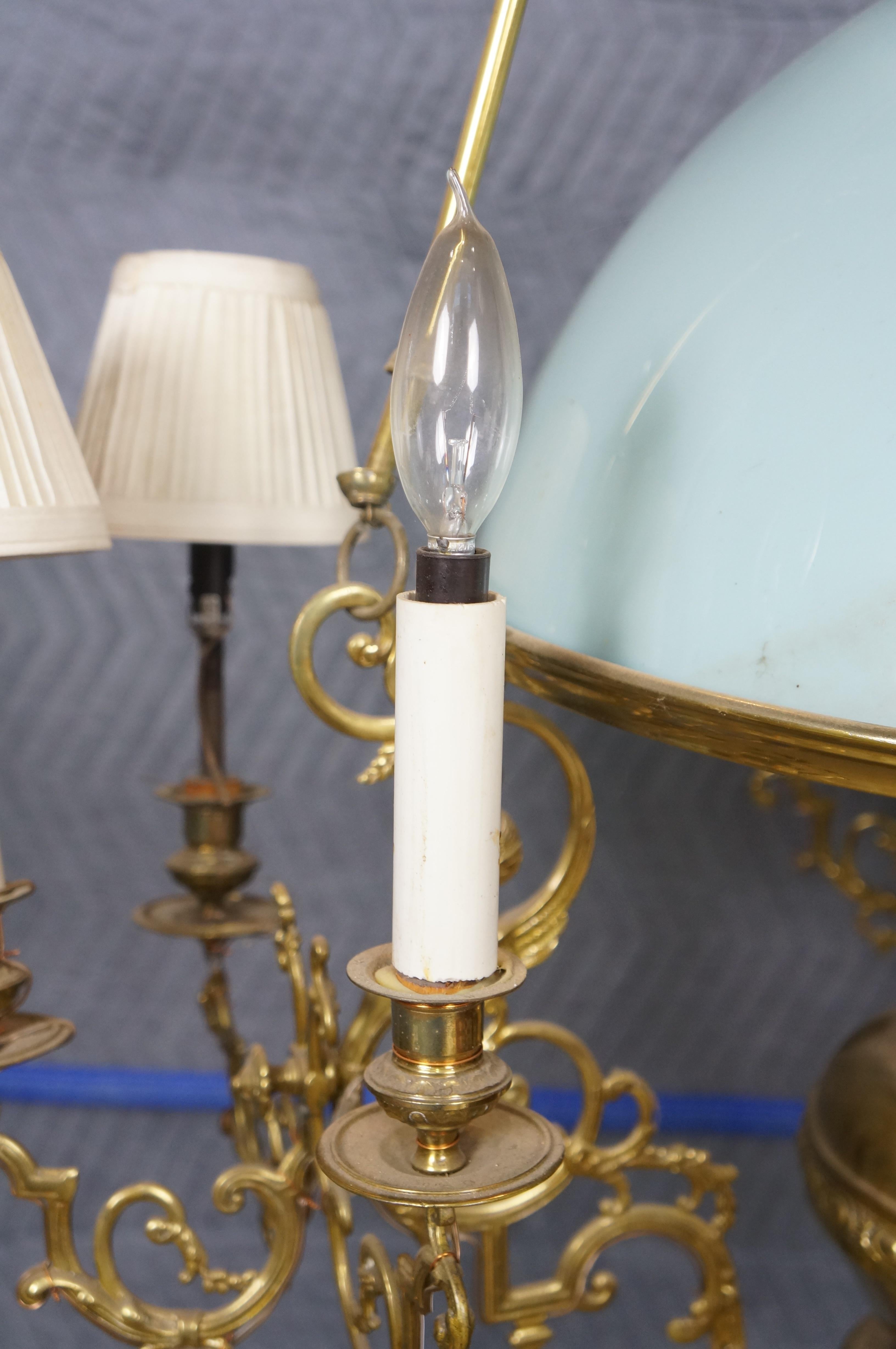 Antiguo candelabro francés de latón esfinge de cristal de celadón convertido en lámpara de aceite de 9 brazos en venta 4