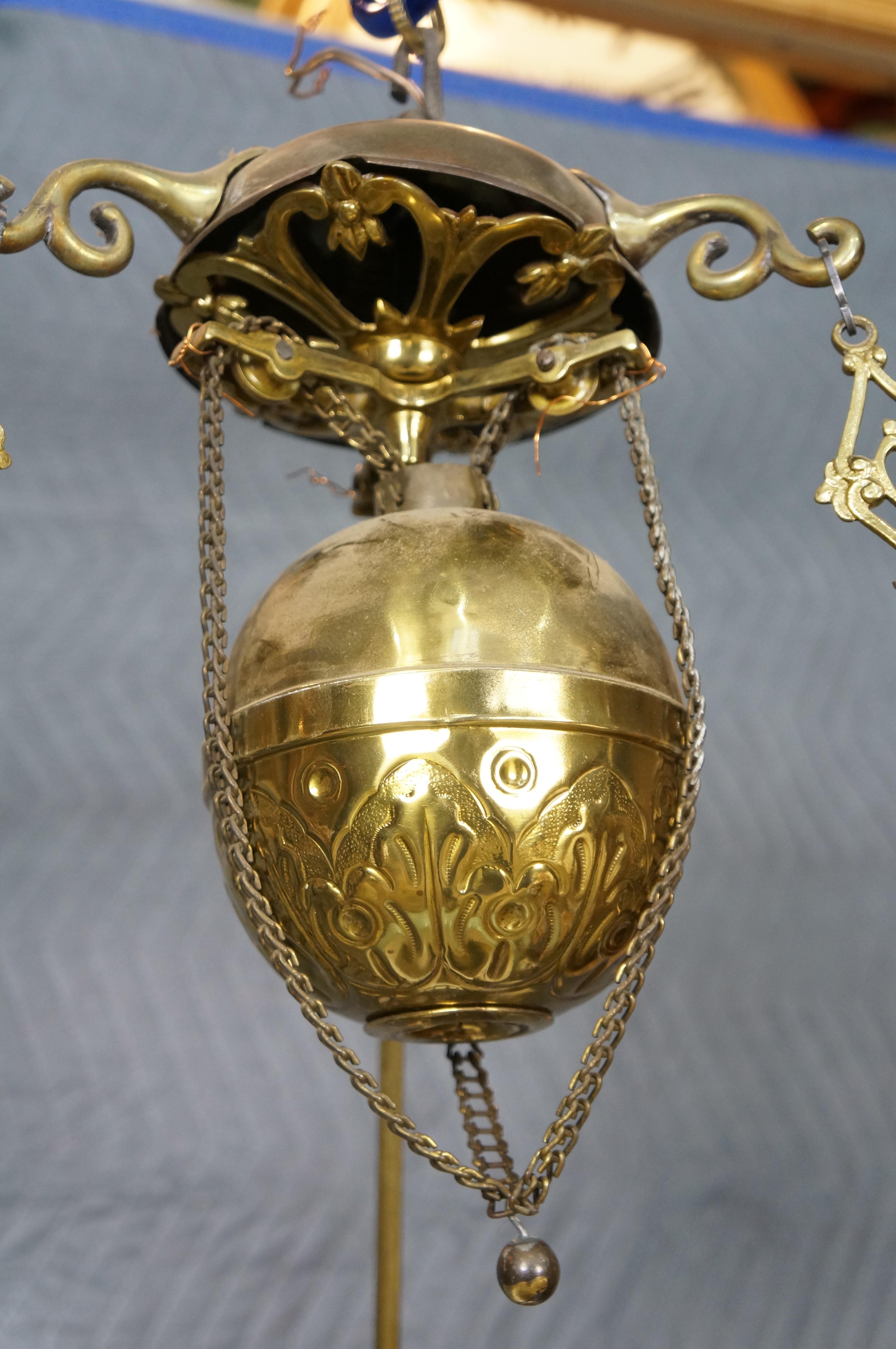 Antiguo candelabro francés de latón esfinge de cristal de celadón convertido en lámpara de aceite de 9 brazos en Bastante bueno estado para la venta en Dayton, OH