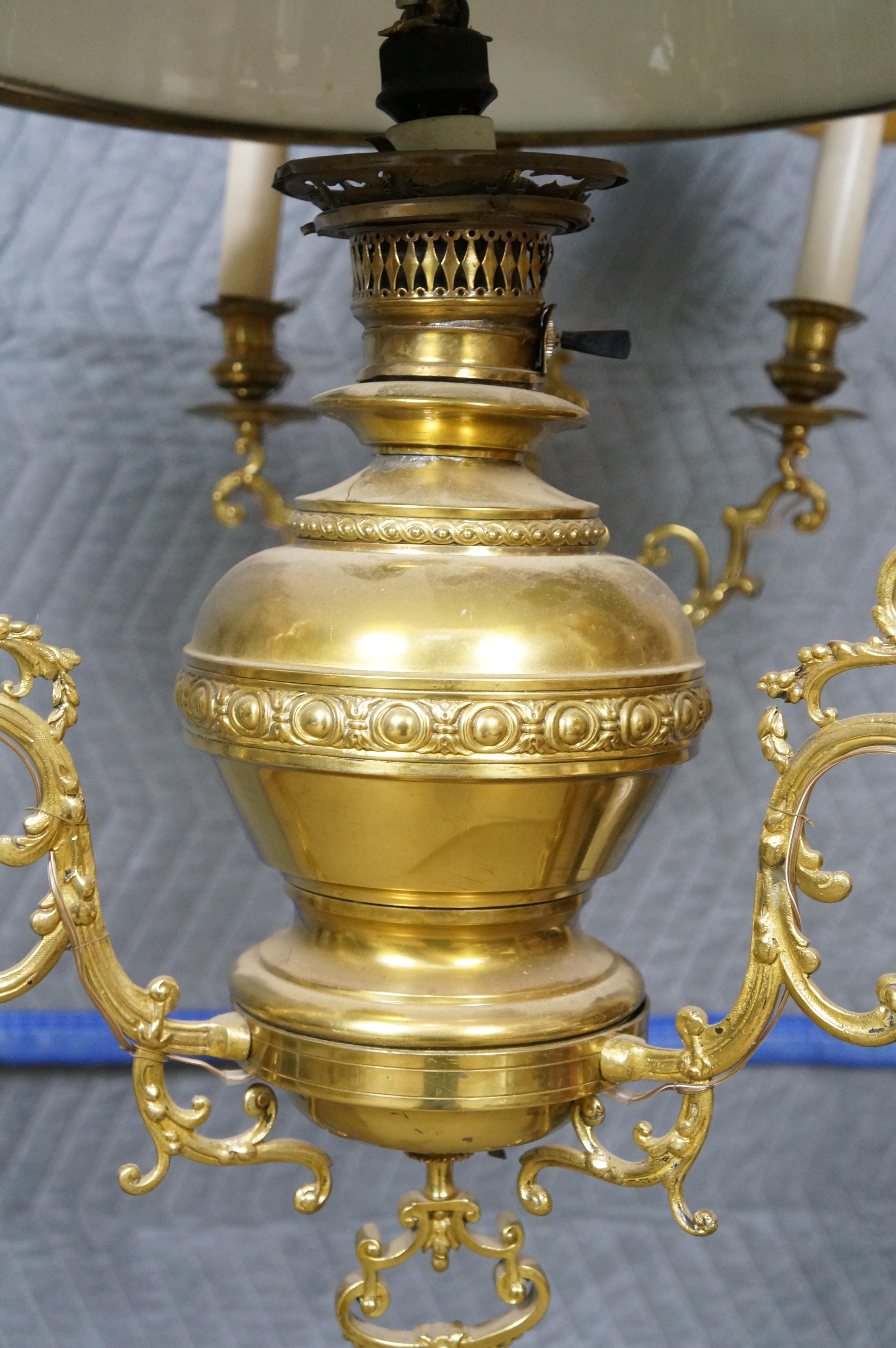 Antiguo candelabro francés de latón esfinge de cristal de celadón convertido en lámpara de aceite de 9 brazos en venta 3