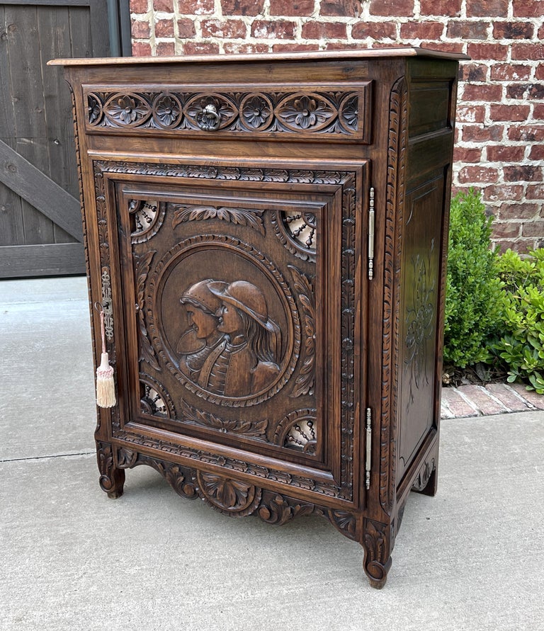 Ancienne armoire à confiture bretonne tiroir de rangement en chêne
