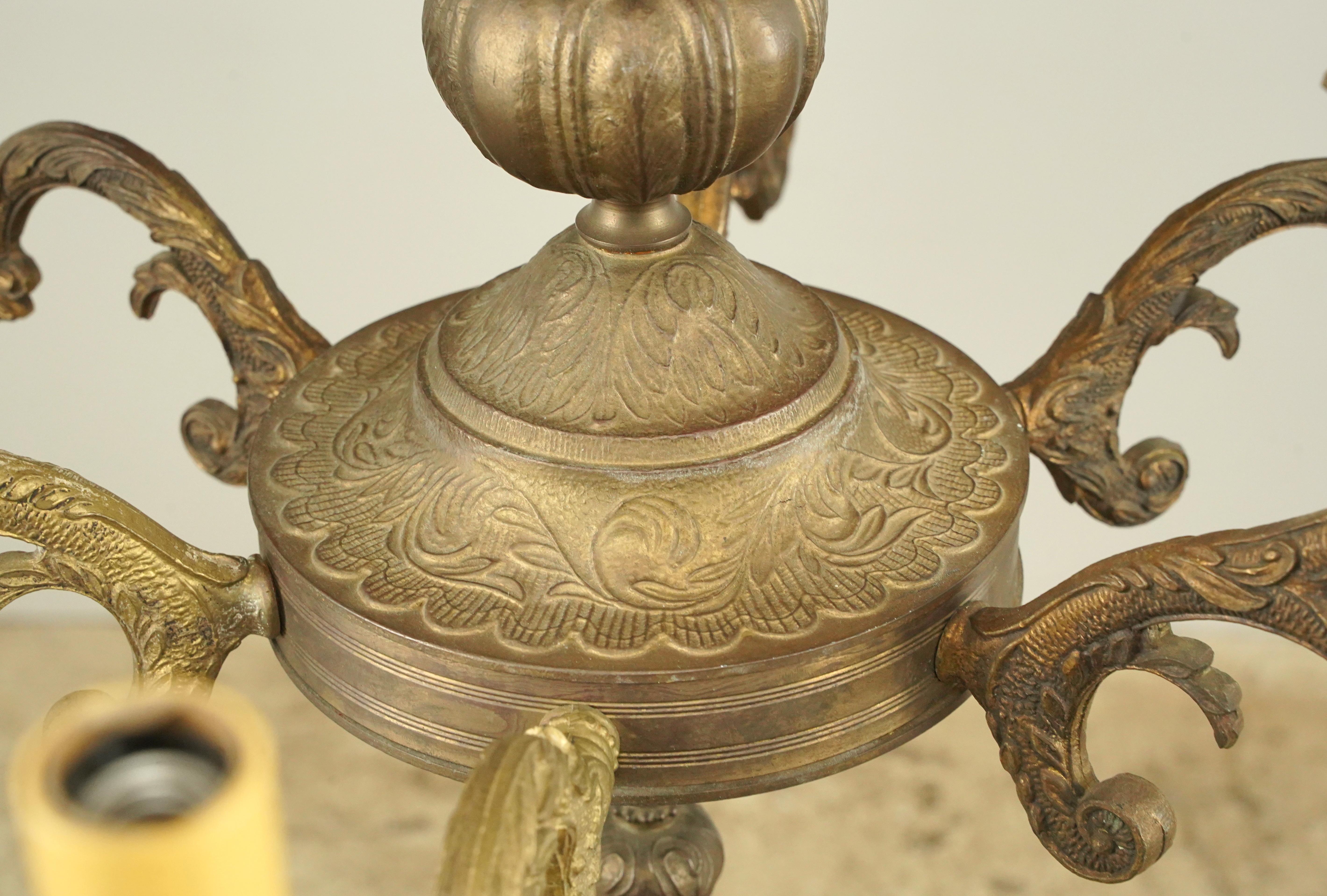 Lampadario a 6 bracci a 9 luci in Antique French Bronze in vendita 9
