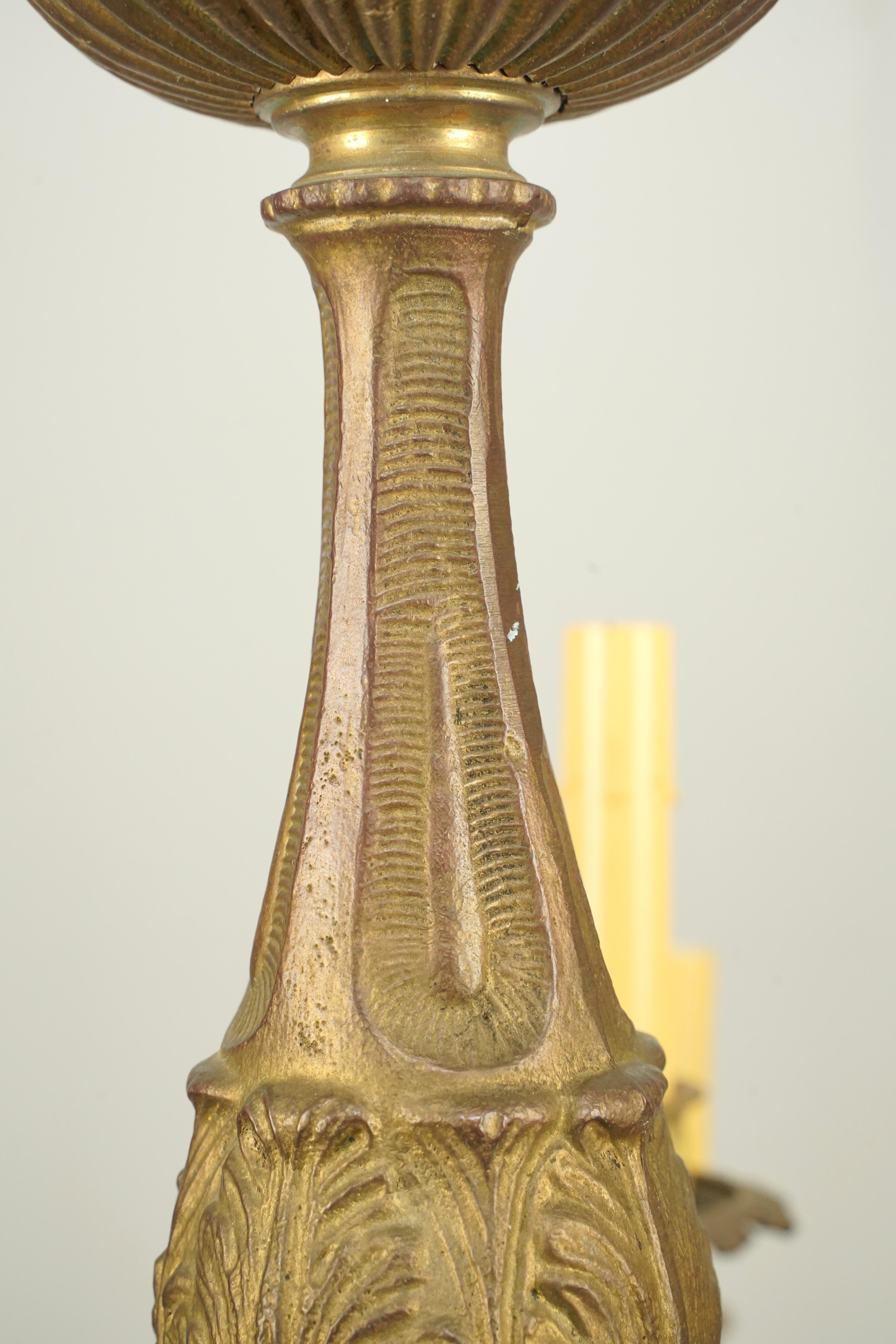 XX secolo Lampadario a 6 bracci a 9 luci in Antique French Bronze in vendita