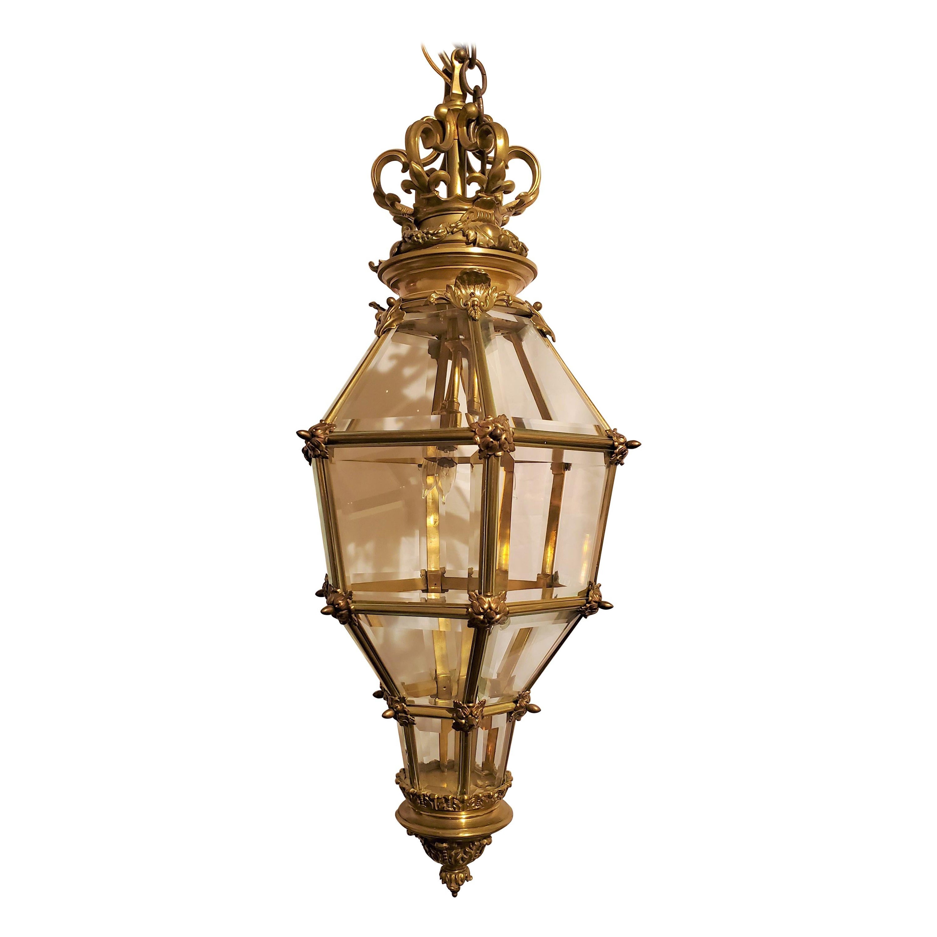 Antigua linterna francesa de bronce y cristal biselado de 3 luces, hacia 1890