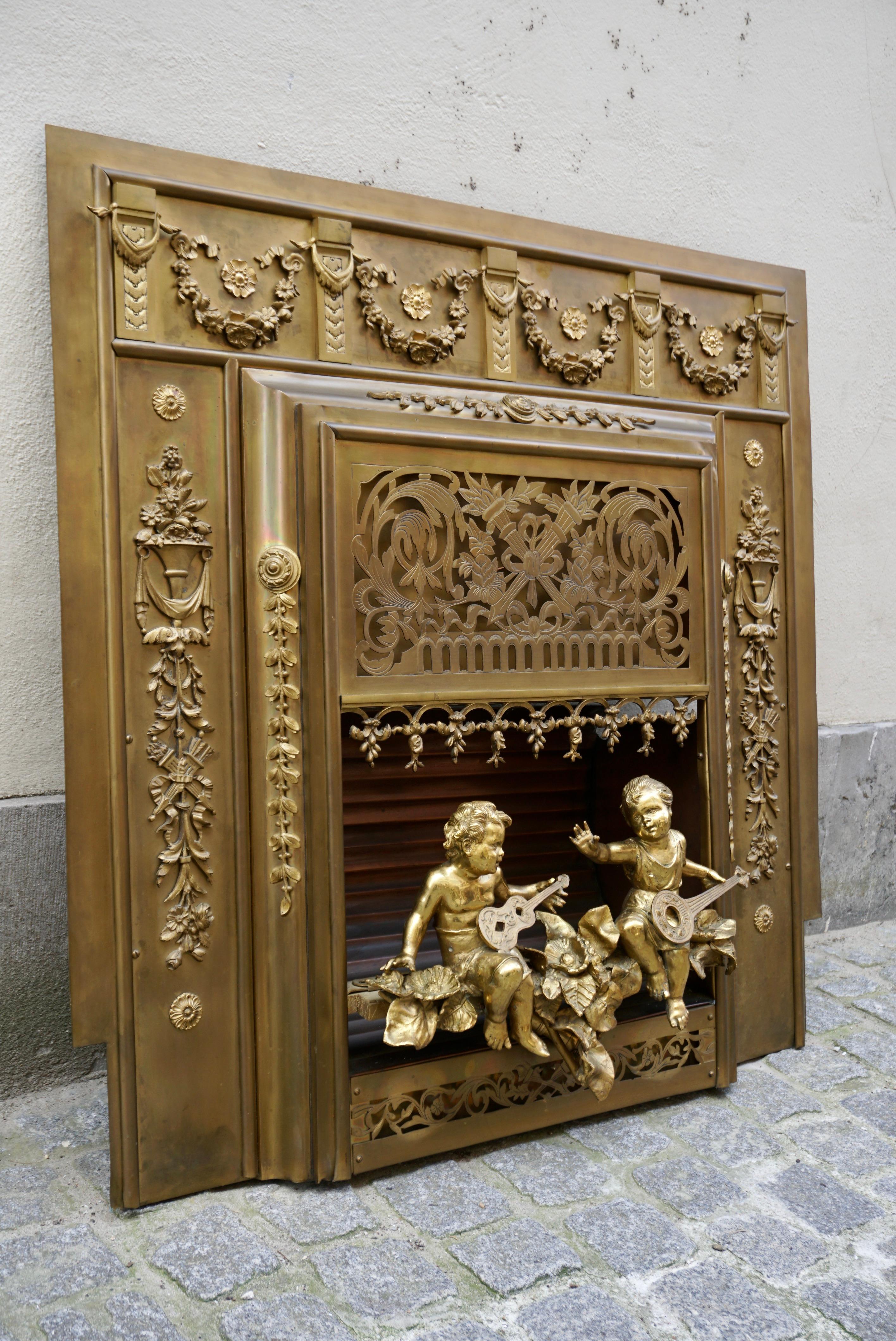 Antique French Bronzo e Ottone con angeli e parafango in vendita 1