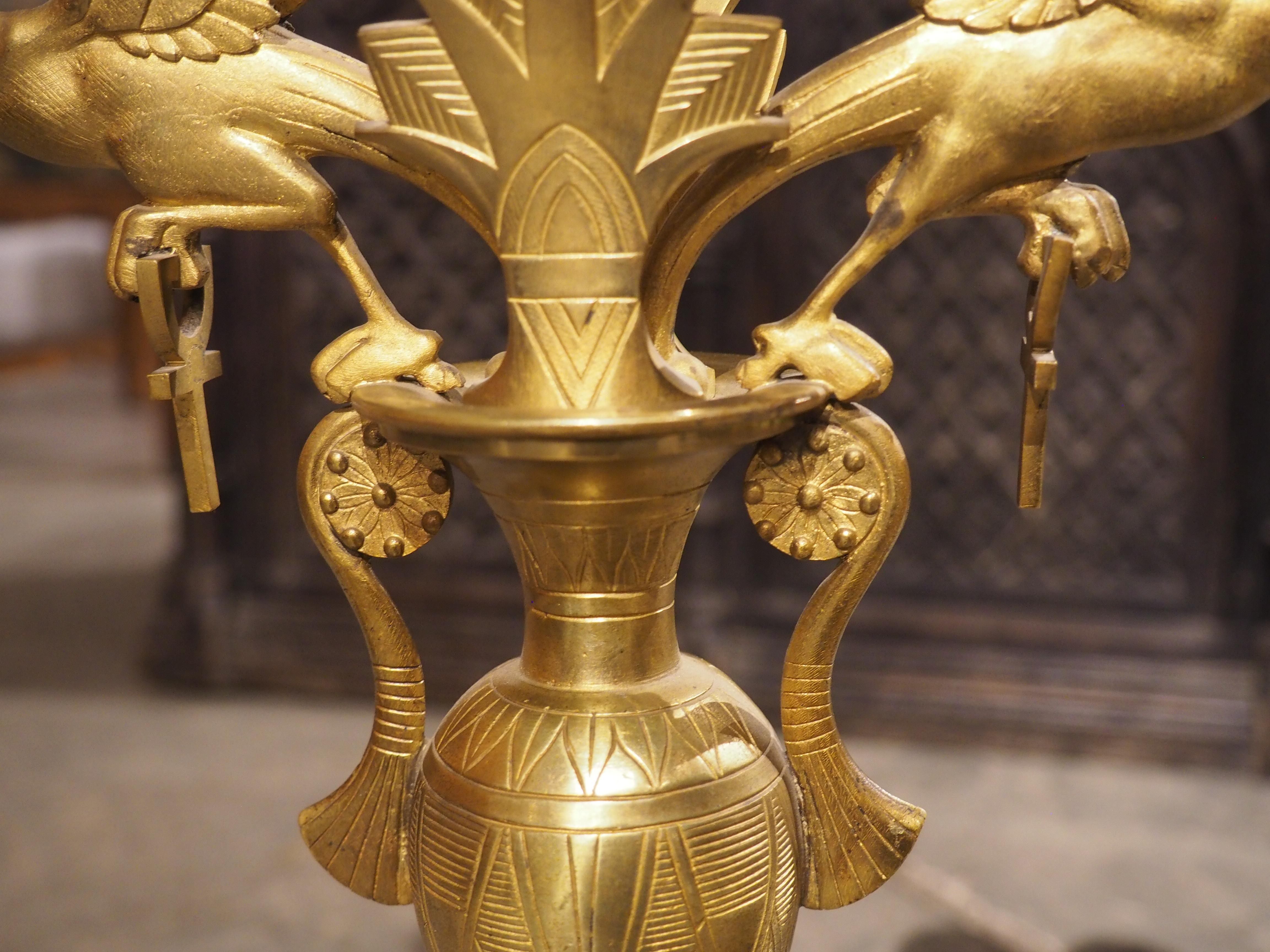 Chandeliers anciens en bronze et marbre de style néo-égyptien, 19e siècle en vente 6
