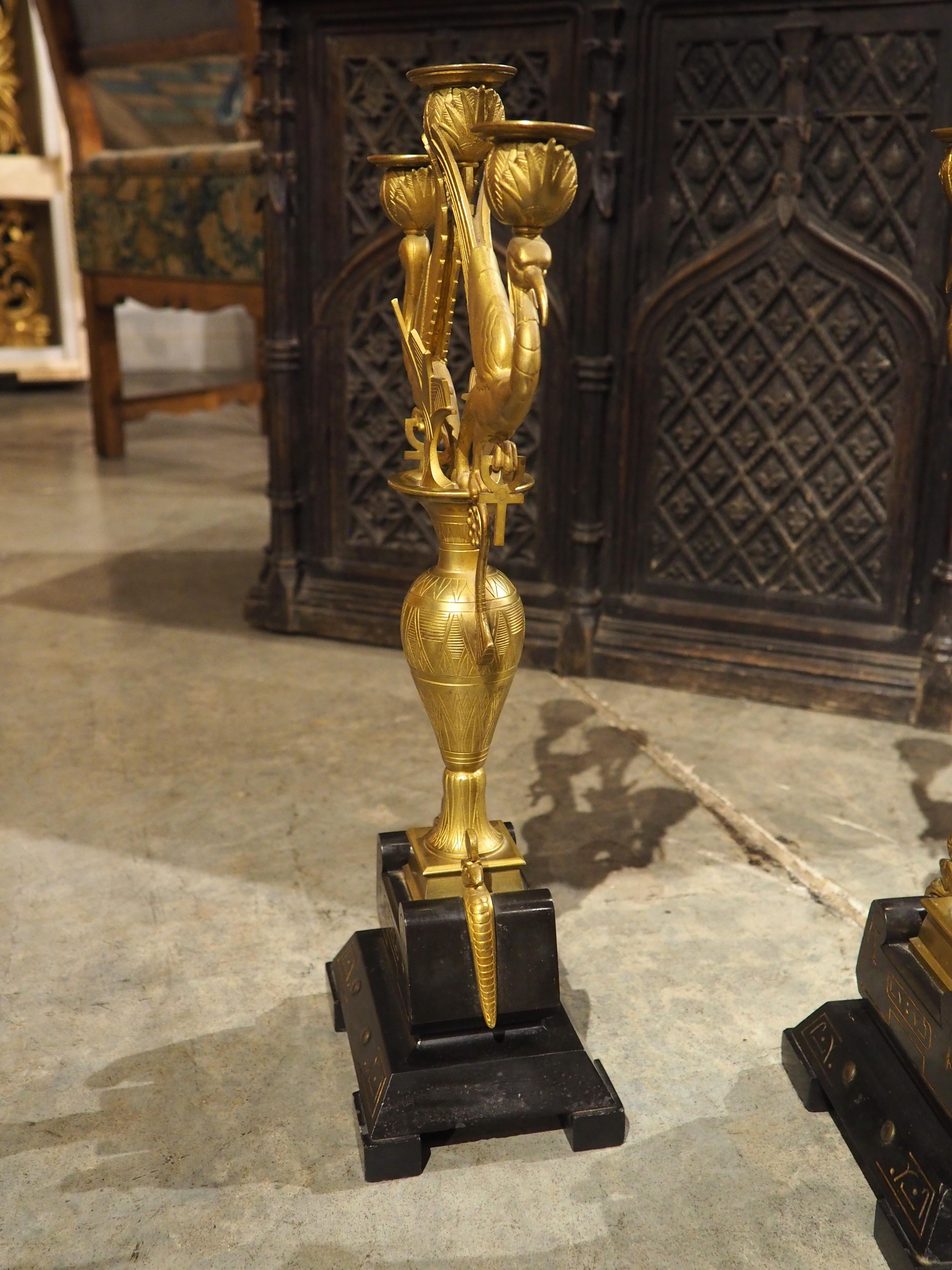 Égyptien Chandeliers anciens en bronze et marbre de style néo-égyptien, 19e siècle en vente