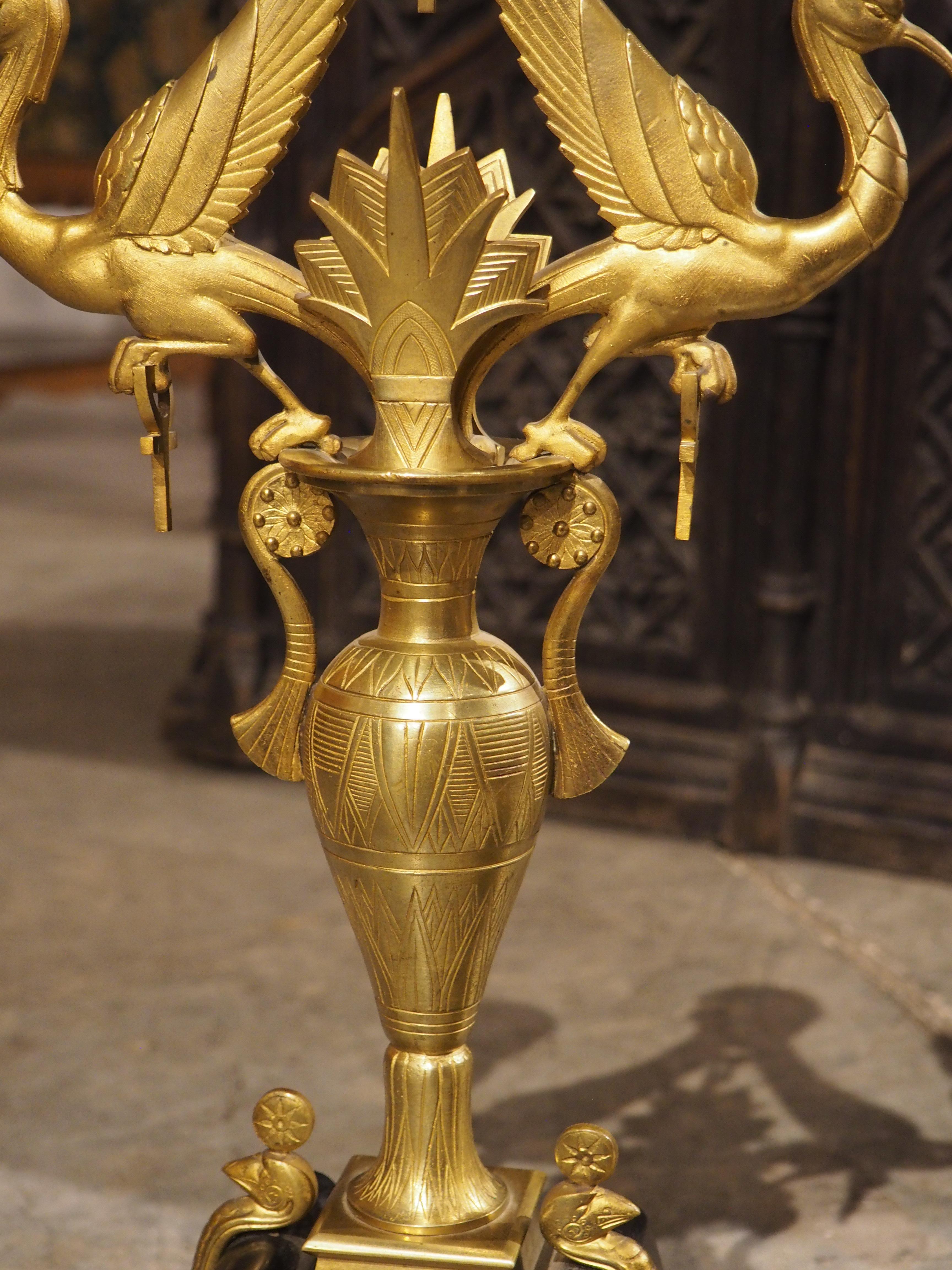 Métal Chandeliers anciens en bronze et marbre de style néo-égyptien, 19e siècle en vente
