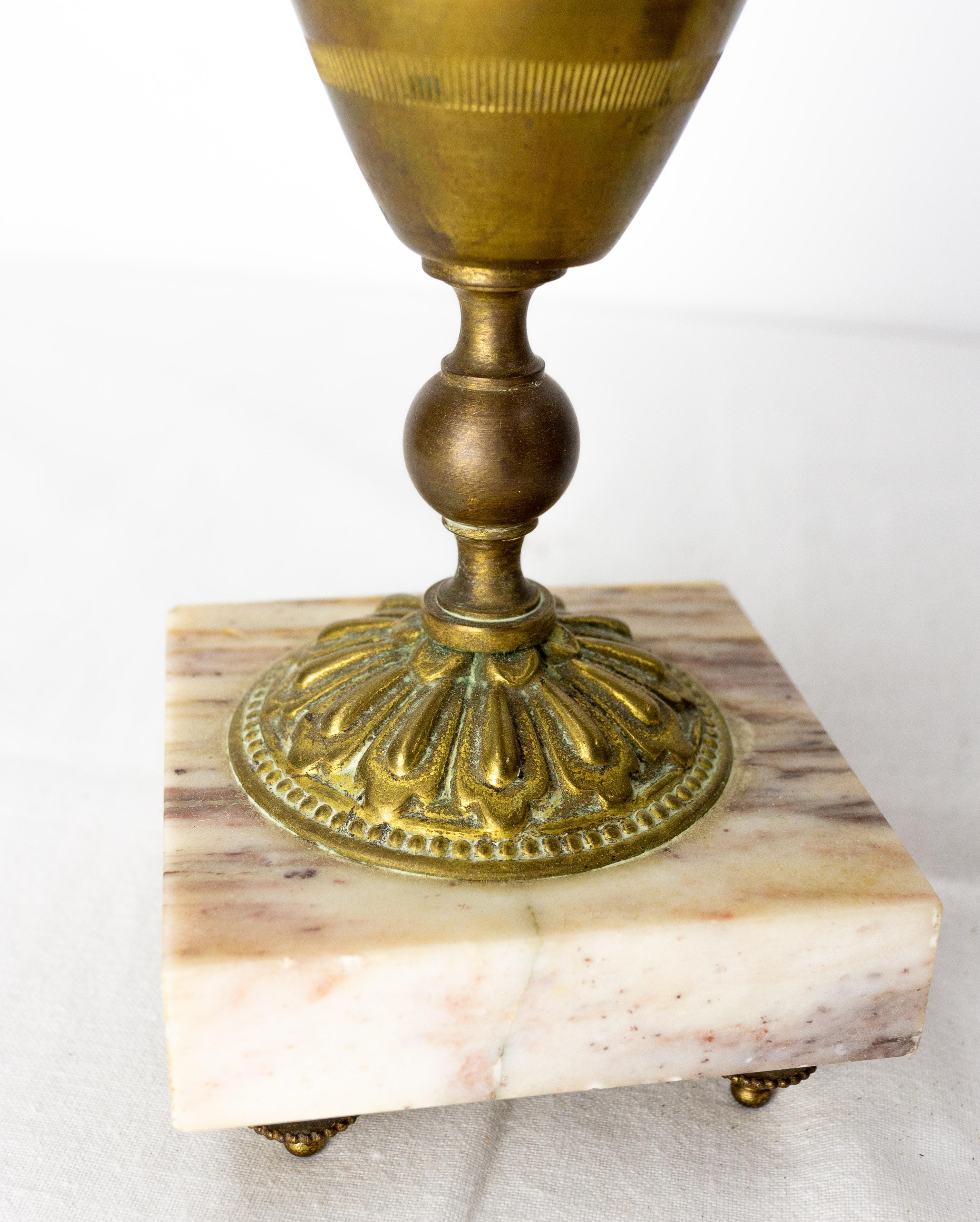 Pendule de cheminée française ancienne en bronze et marbre avec chérubin Putti Napoléon III en vente 5