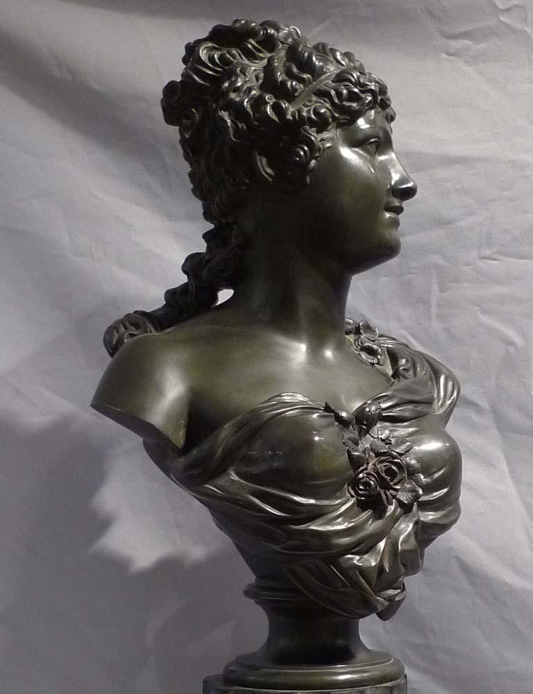 Francese Antique French Bust of a Classical Maiden on Reed Marble Base in vendita