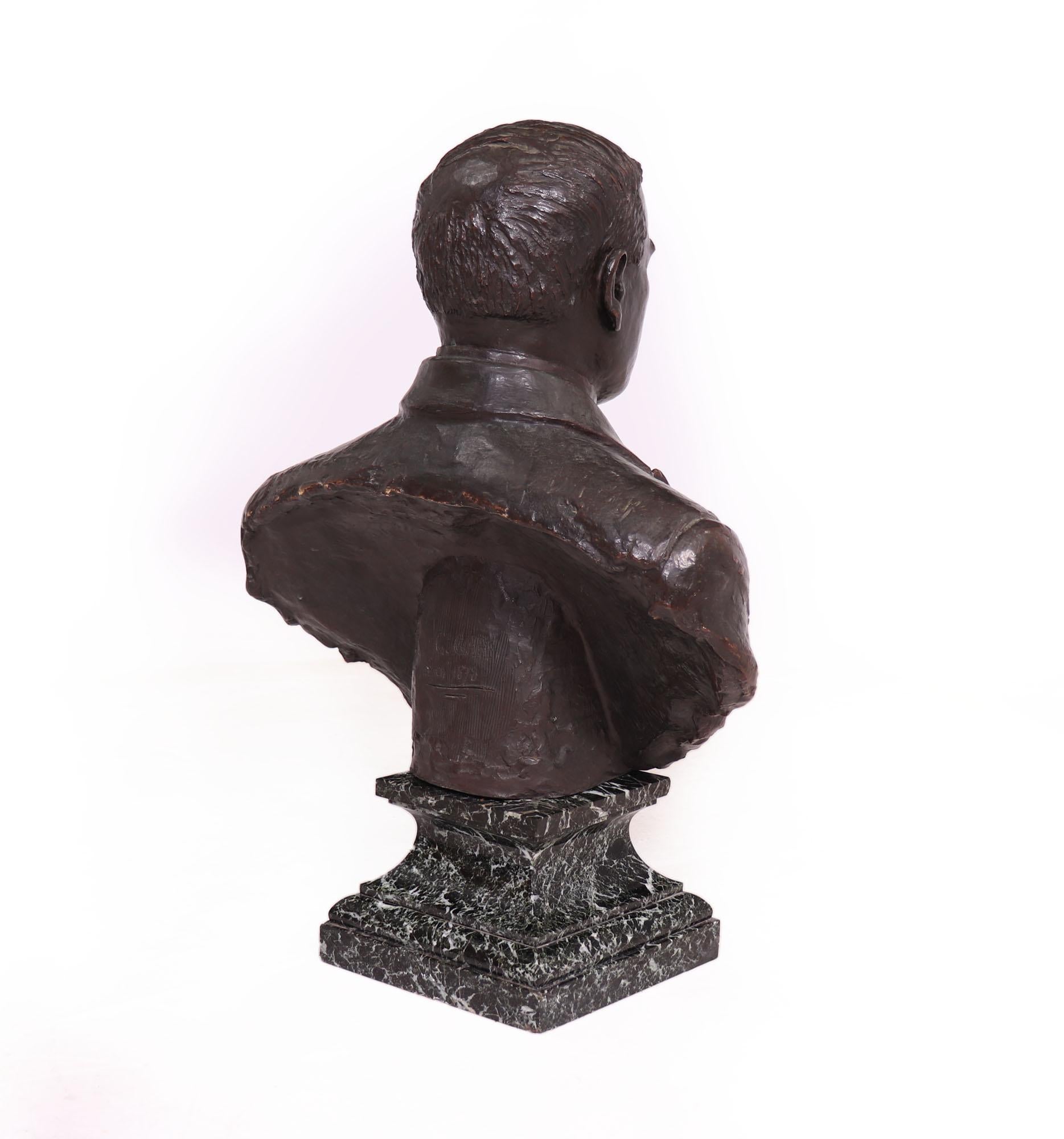 Antique French Bronze Bust Of G, Gars born 1878 In Good Condition For Sale In Paddock Wood Tonbridge, GB