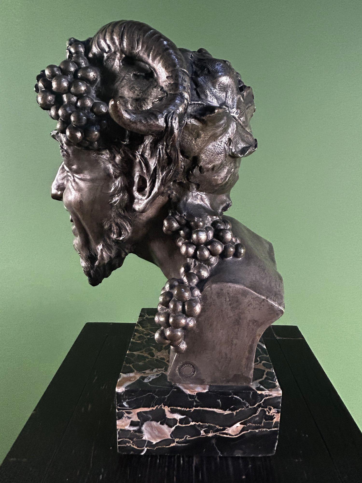Antique French Escultura de busto de bronce de un sátiro / fauno de Alix Marquet - 1914 en venta 4