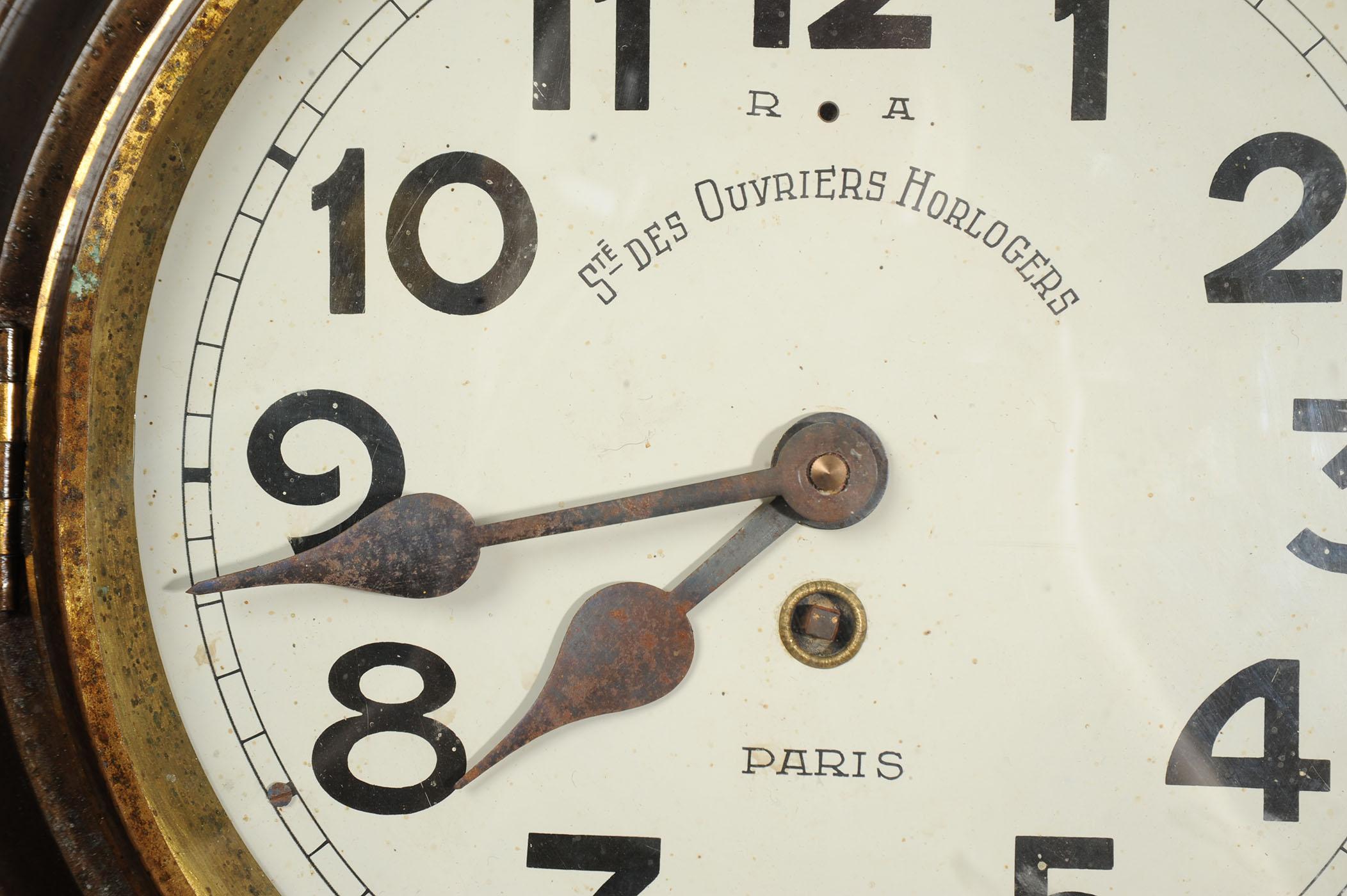 Antique French Bronze cased wall clock LARGE Industrial Sté Ouvriers Horlogers In Distressed Condition For Sale In Belper, Derbyshire