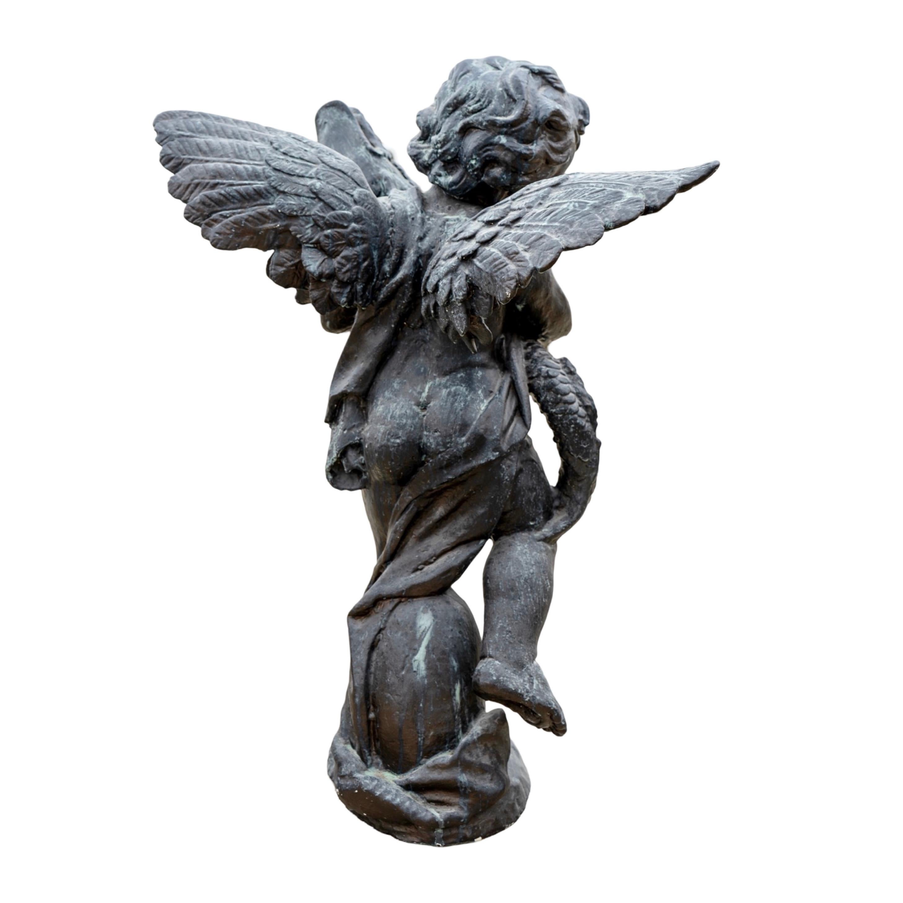 Bronze Sculpture française ancienne de chérubin en bronze en vente