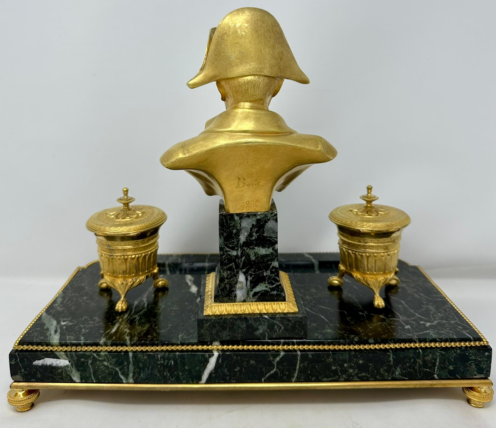 XIXe siècle Porte-encens Napoléon en bronze d'Oré et en marbre vert, vers 1880. en vente