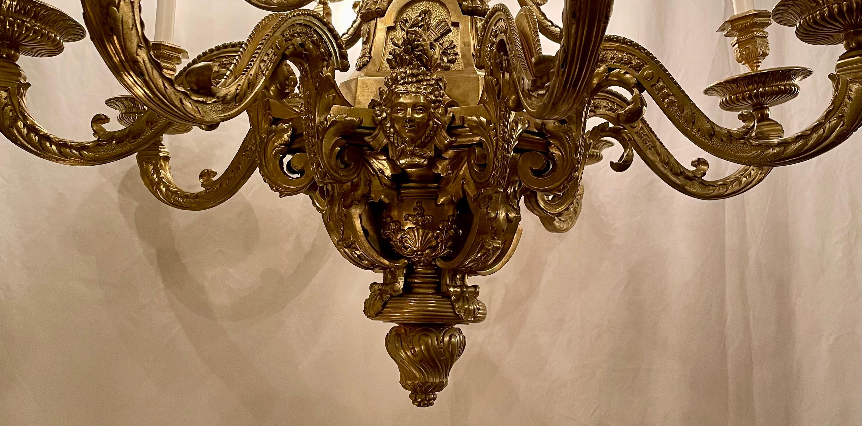 Lustre D'Oré à 16 lumières en bronze ancien, Circa 1900. Bon état - En vente à New Orleans, LA