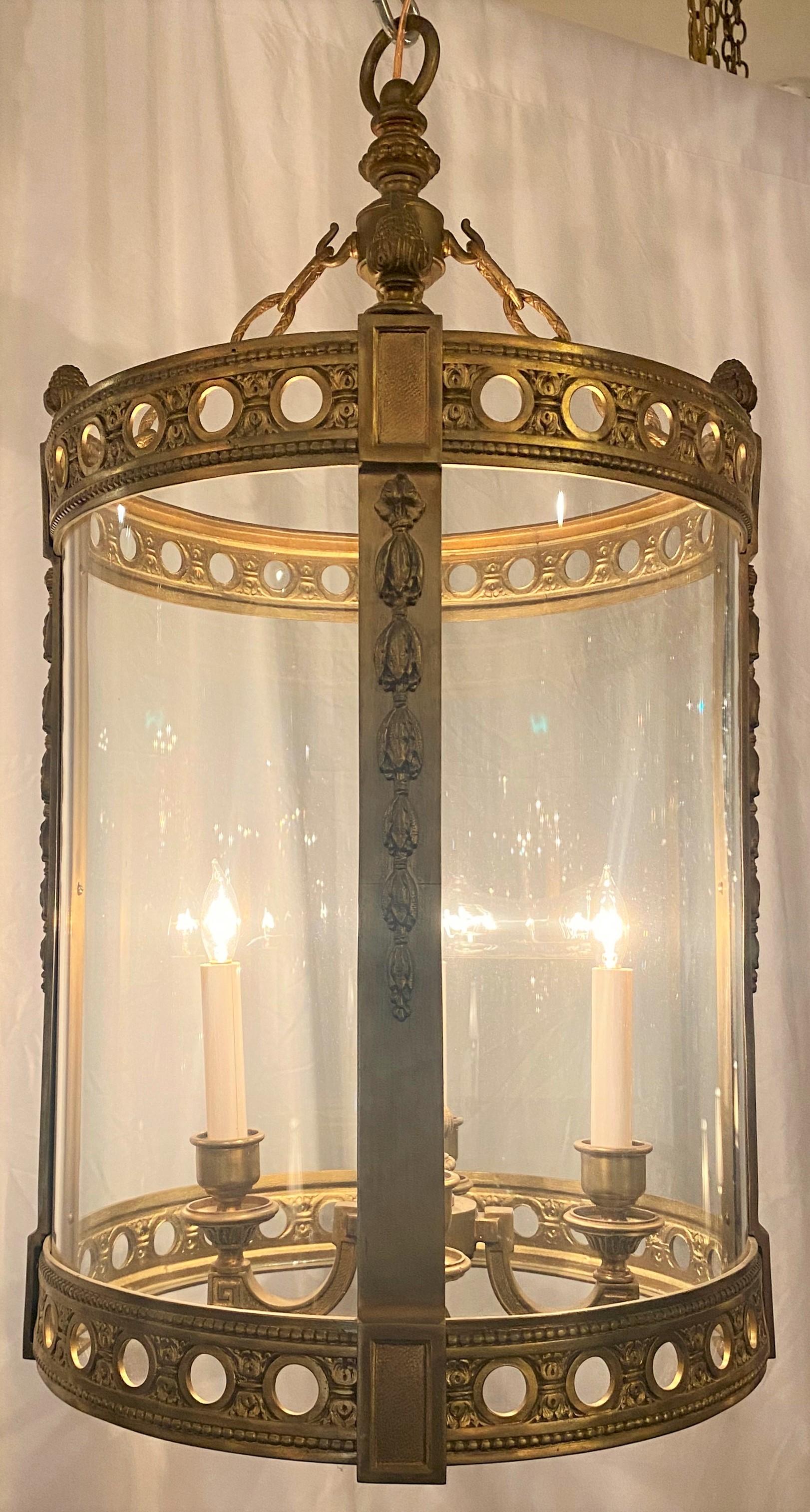 Antique French Bronze Doré Chateau Lantern, circa 1850-1870 In condizioni buone in vendita a New Orleans, LA