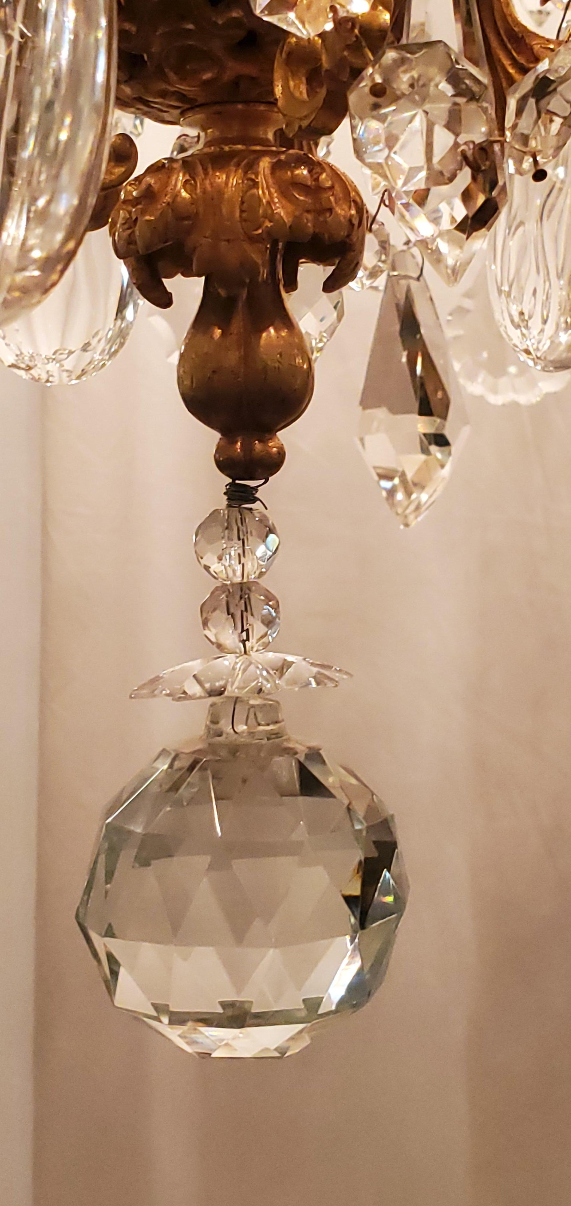 Lustre français ancien en bronze d'or et cristal, datant d'environ 1880 Bon état - En vente à New Orleans, LA