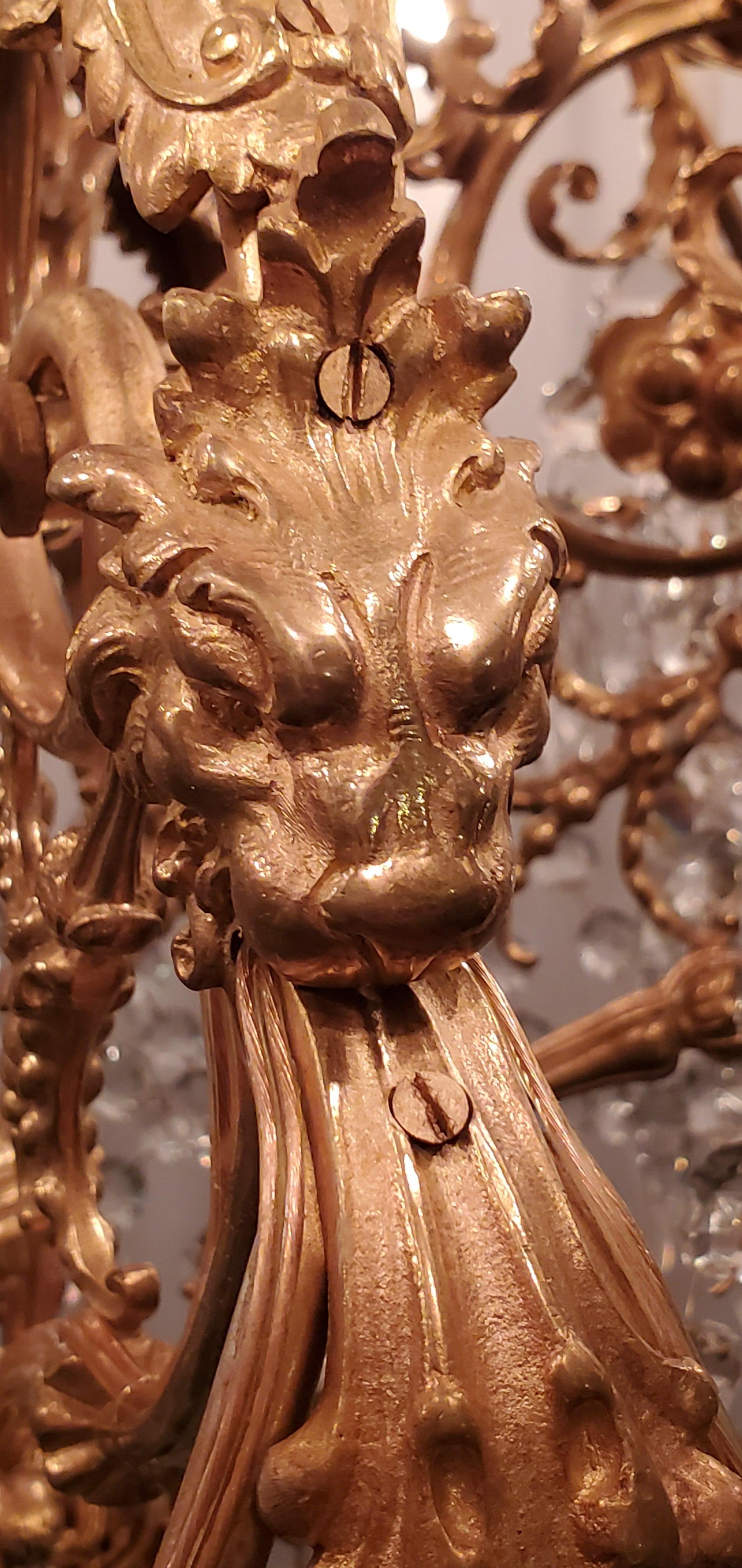 XIXe siècle Lustre français ancien en bronze d'or et cristal, datant d'environ 1880 en vente