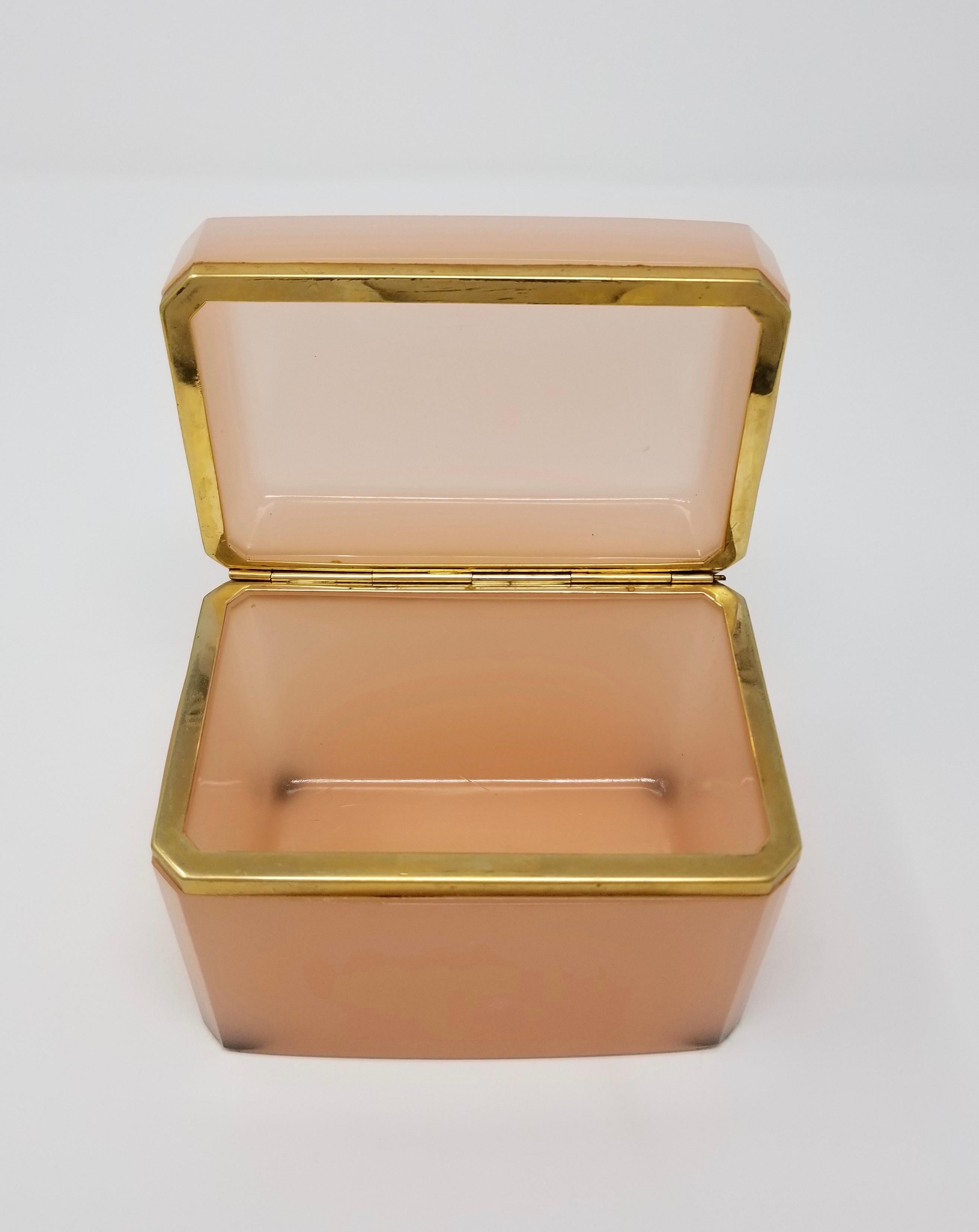 Antique French Bronze Doré Mount Hand-Diamond Cut-Crystal Peach Opaline Box In Excellent Condition In New York, NY