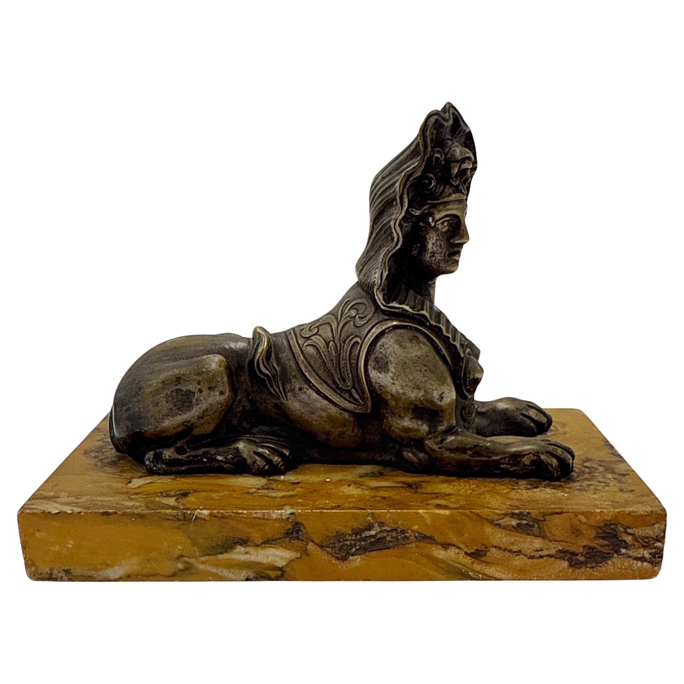 Antique French Bronze Egyptian Revival Sphinx on Marble Base en vente