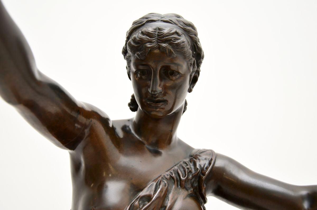 Antique French Bronze Lamp Figure ‘La Paix’ by Jean-Jules Cambos For Sale 4