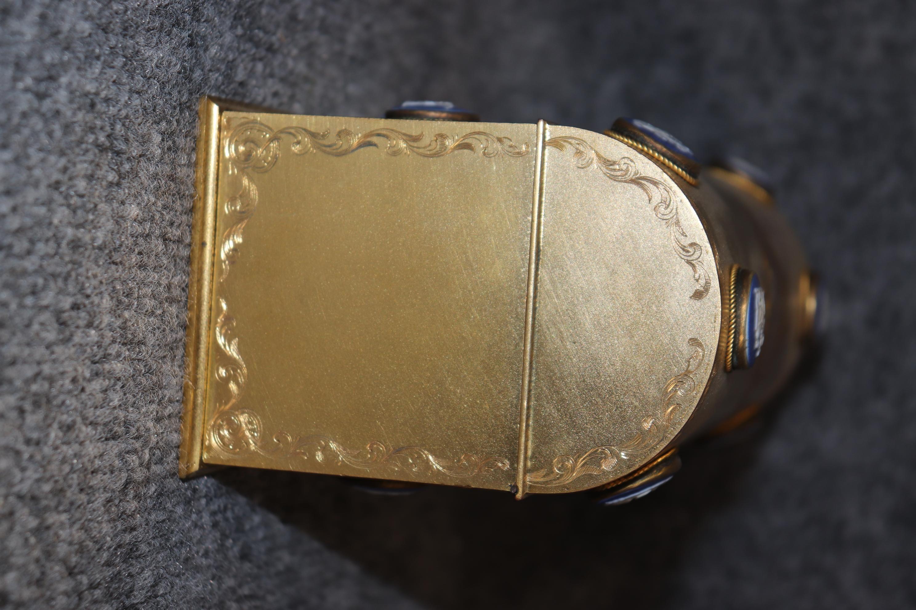 Francese Antique French Bronze Ormolu Scrigno foderato internamente con inserti in Wedgewood in vendita