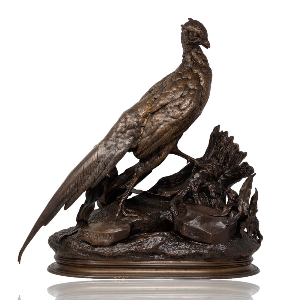 Faisán y comadreja 

De nuestra colección Escultura, nos complace ofrecerte este Faisán francés de bronce de Jules Moigniez. Bronce francés de buena escala fundido con un gran Faisán macho trepando por un roquedal asustado por una Comadreja