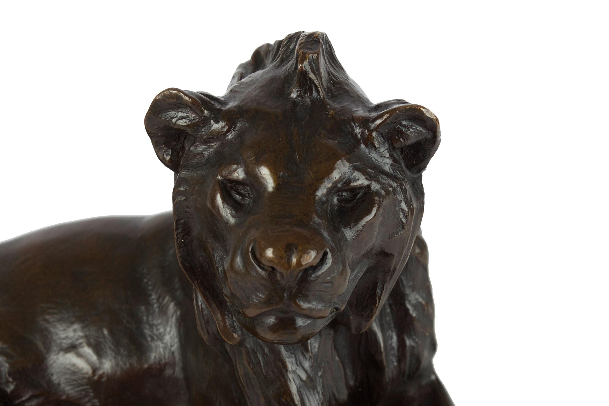 20ième siècle Sculpture française ancienne en bronze « Lion Cub of Atlas » de Victor Peter & Susse Frères en vente