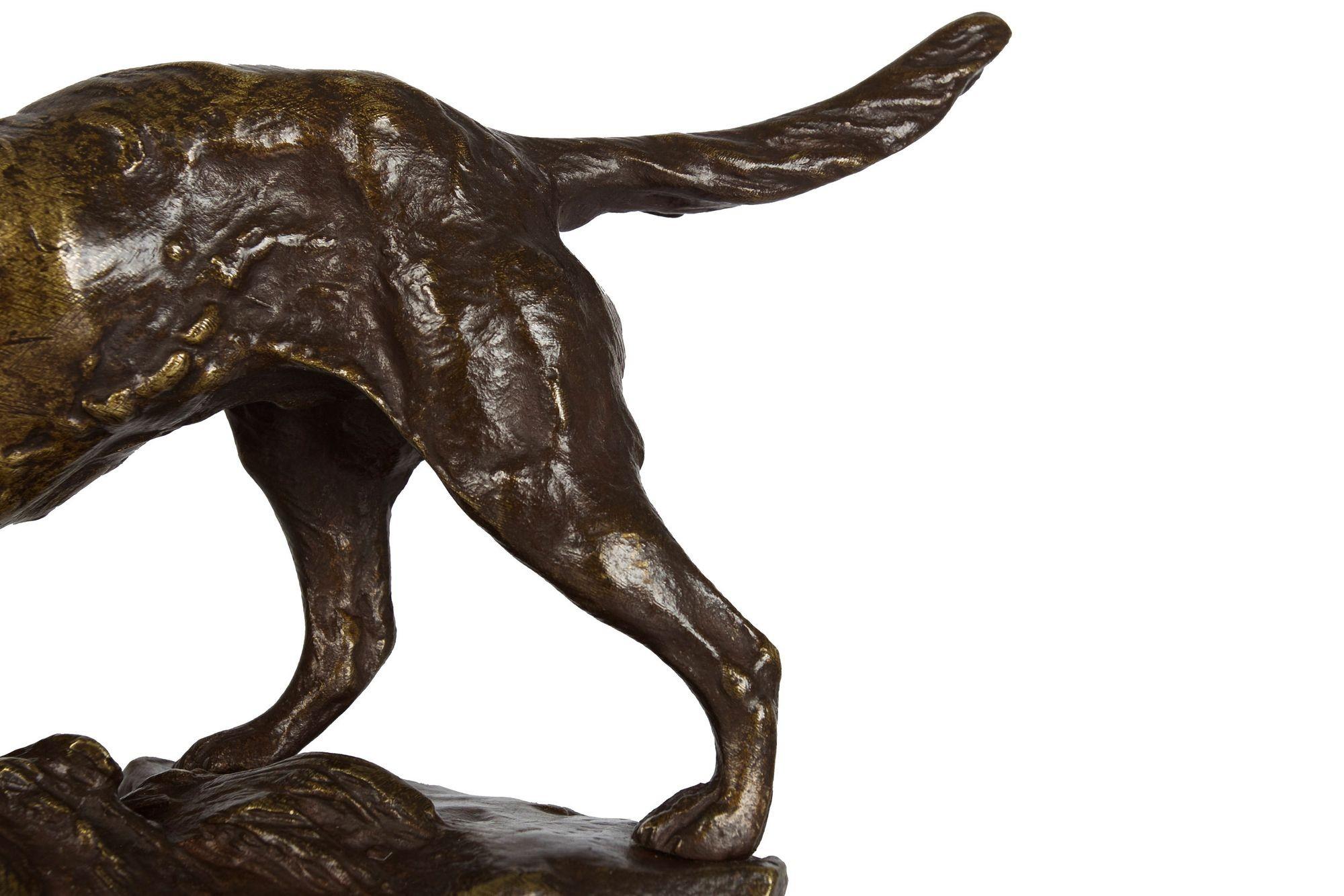 Sculpture française ancienne en bronze d'un chien de chasse d'après Prosper Lecourtier 6