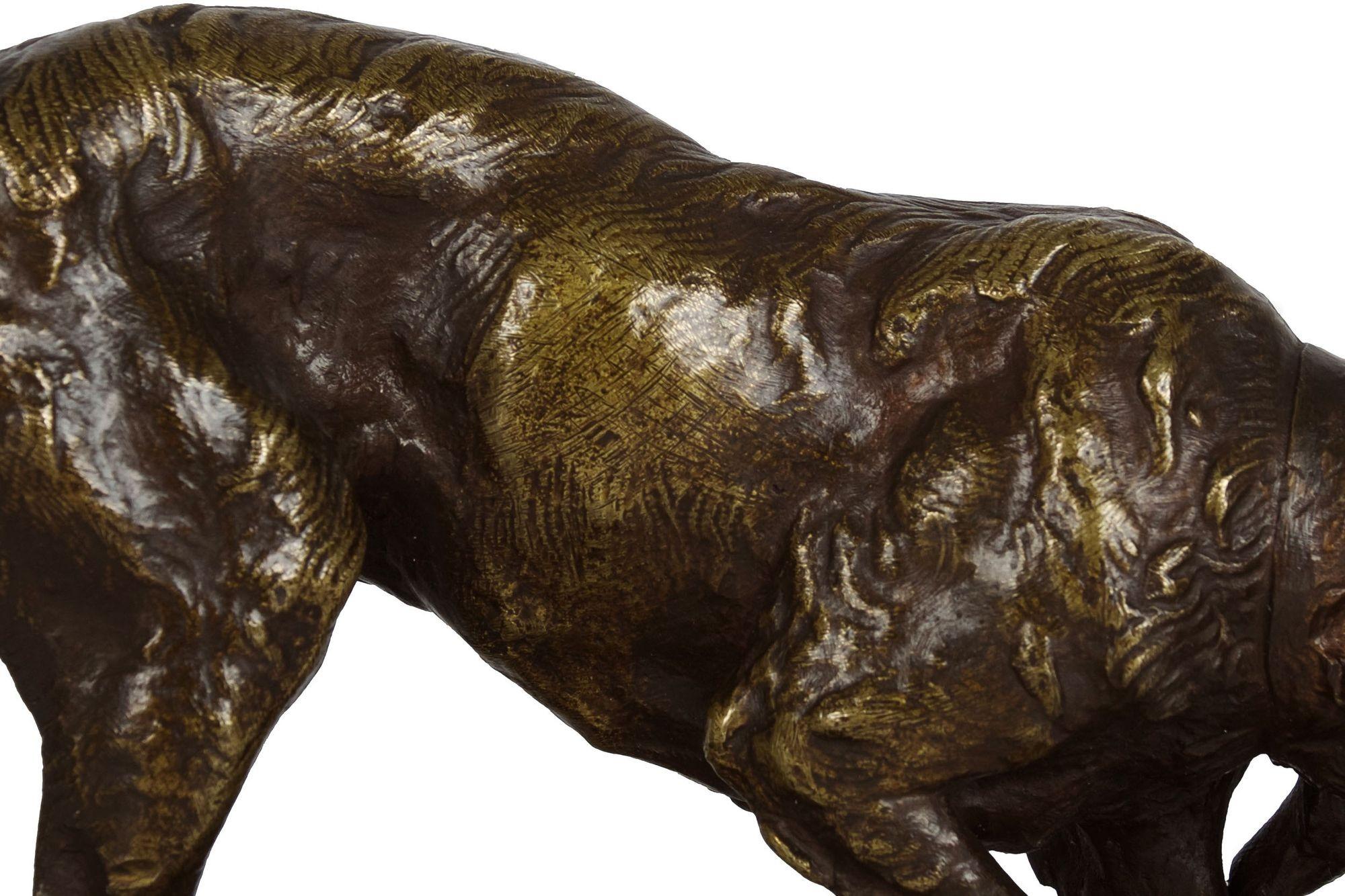 Sculpture française ancienne en bronze d'un chien de chasse d'après Prosper Lecourtier 1