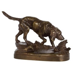 Sculpture française ancienne en bronze d'un chien de chasse d'après Prosper Lecourtier