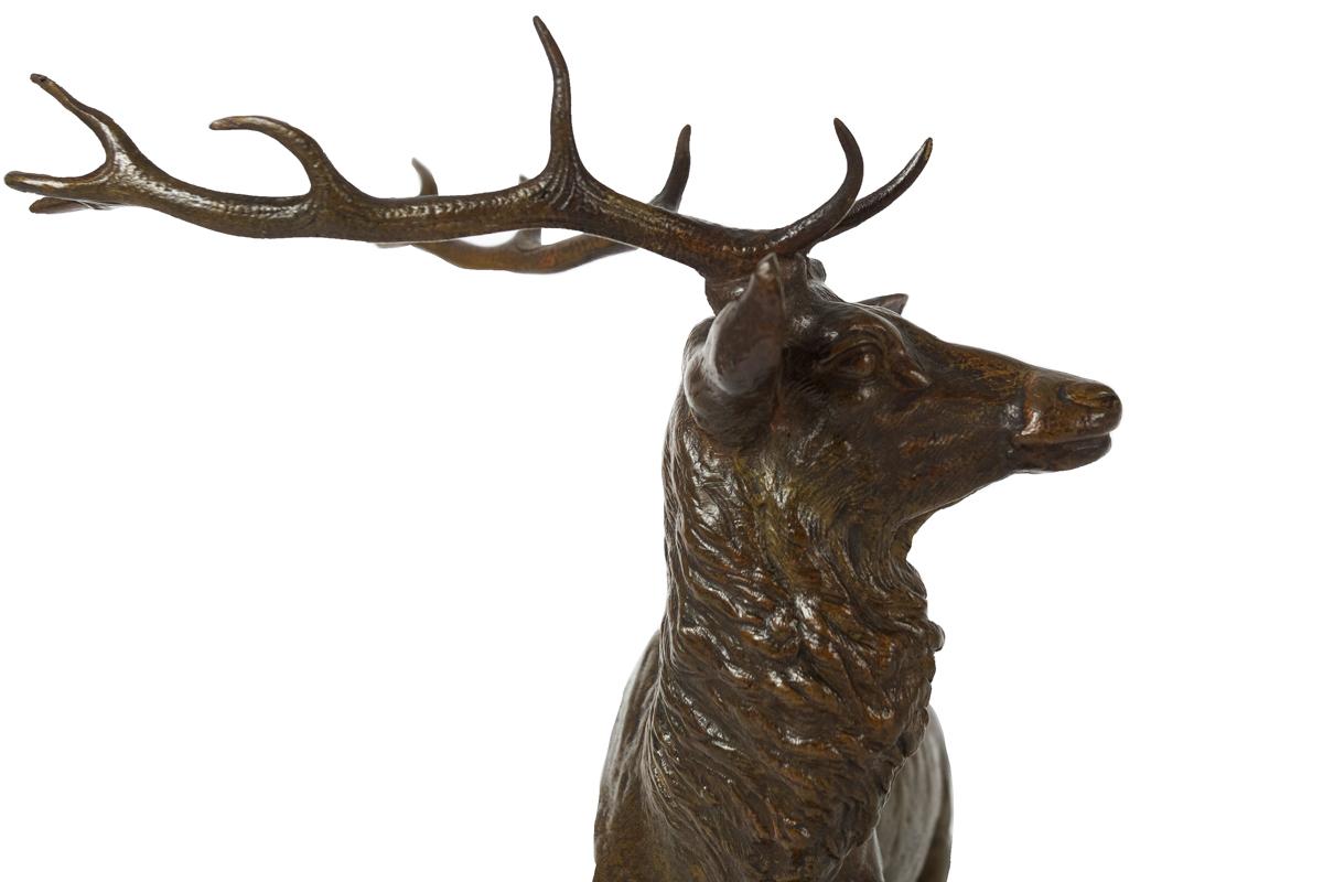 Sculpture française ancienne en bronze « cerf debout » d'Alfred Dubucand en vente 11