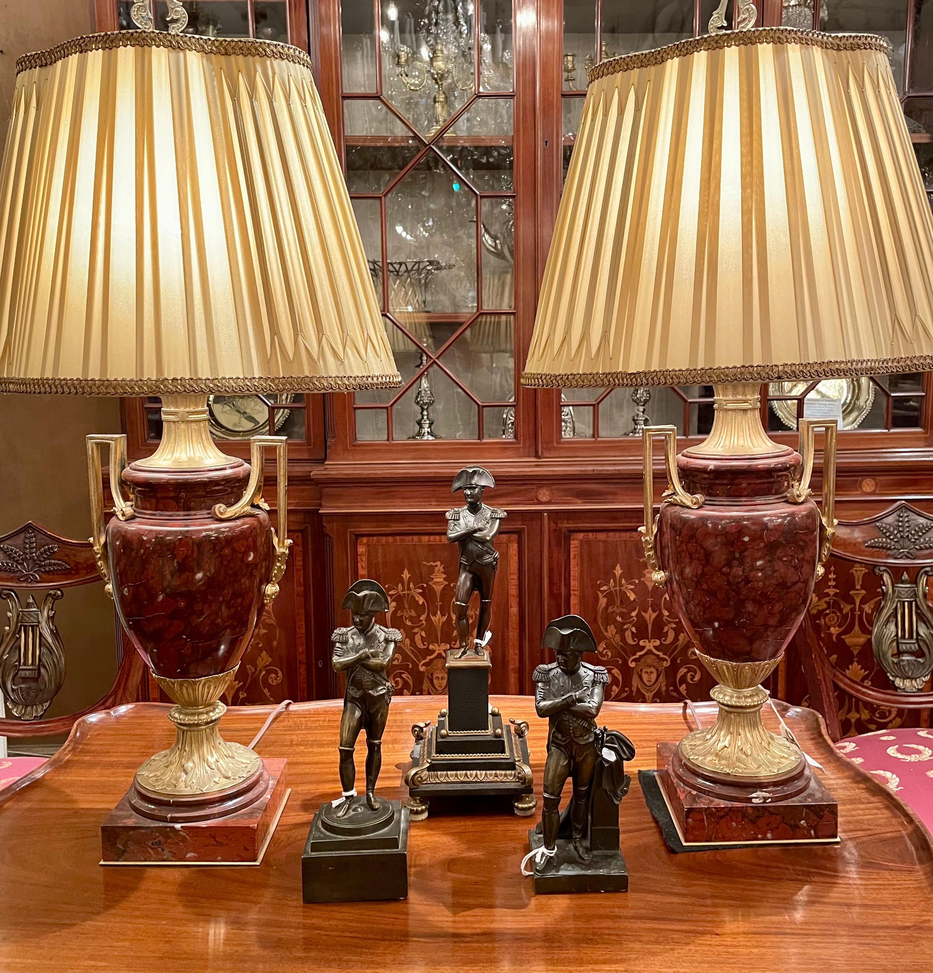 Antique French Statua di bronzo di Napoleone Bonaparte, CIRCA 1880. in vendita 1