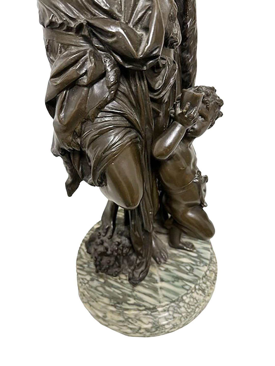 Statue française d'antiquités en bronze sur marbre Bon état - En vente à Tampa, FL