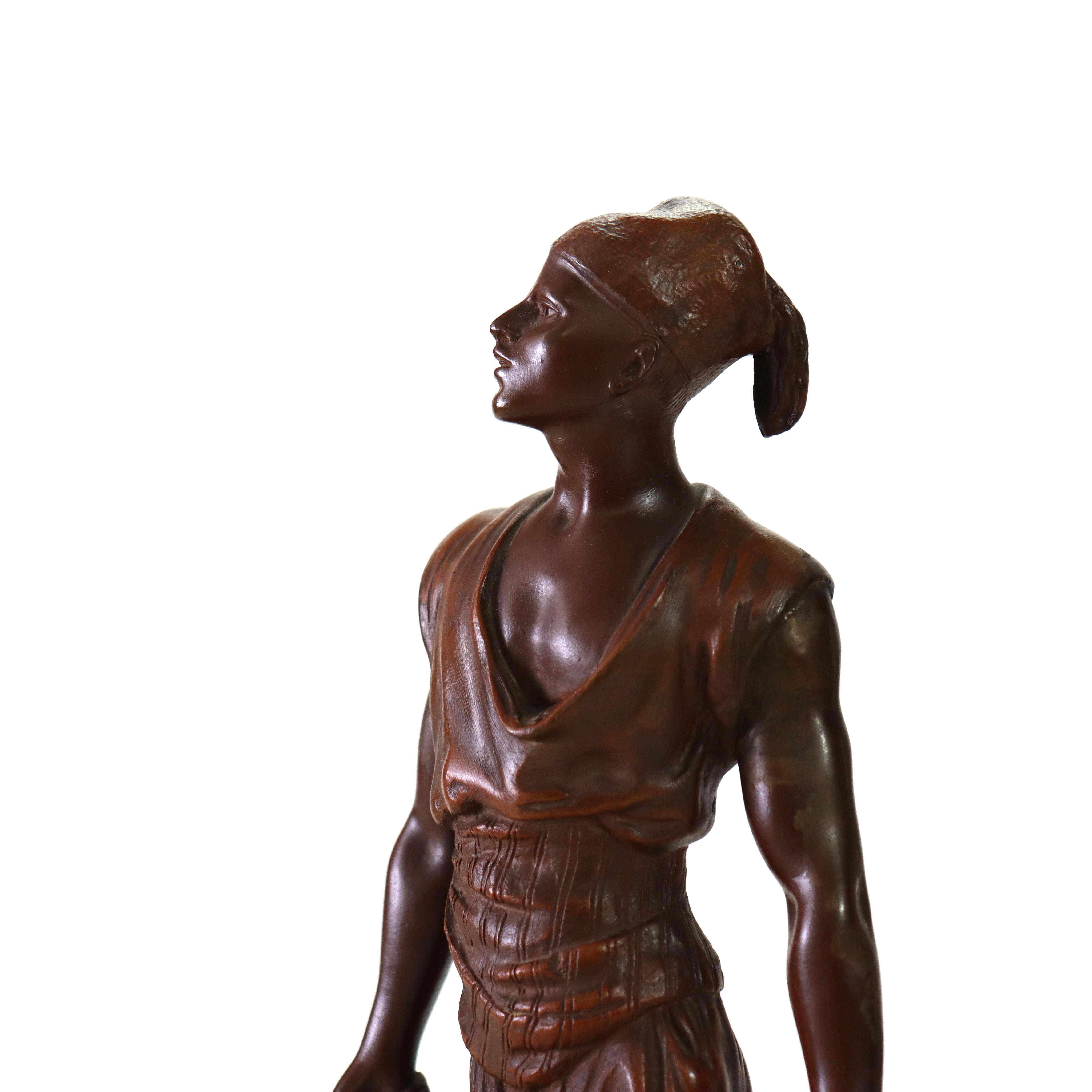 Antique French Bronze Statue 'Prix de Rome Porteur D' Eau Tunisien' Signed Jean Didier Début C1880
Misure - 12 3/4