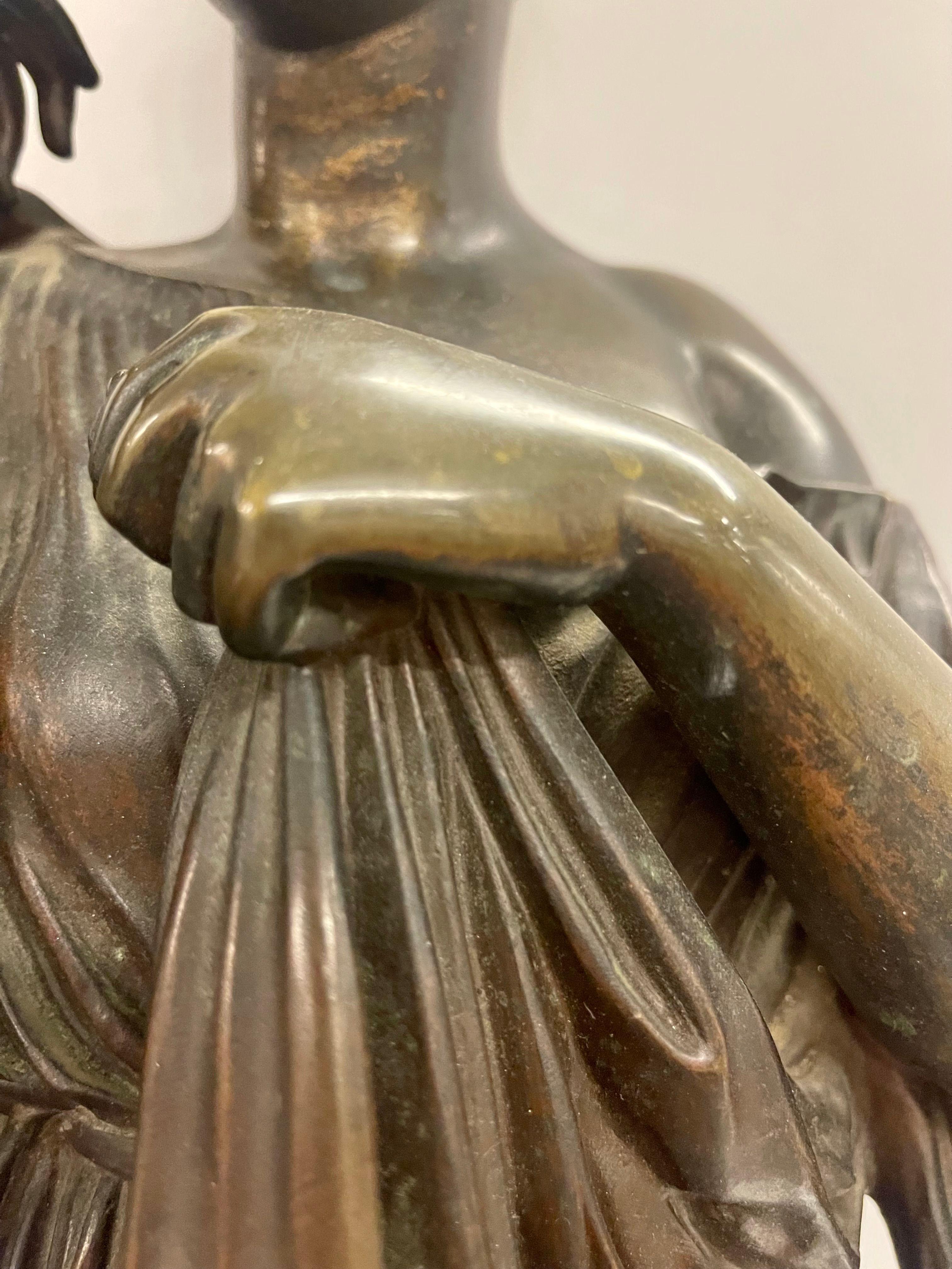 Statue française ancienne en bronze signée « Réduction Sauvage, », 19e siècle 5