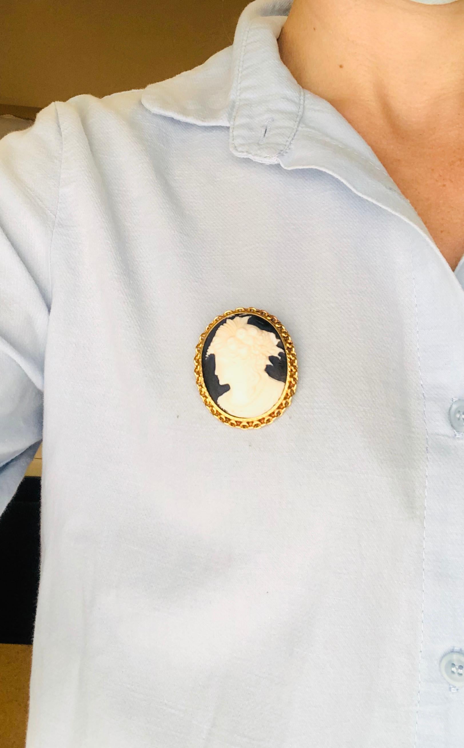 Antique French Brooche Cameo Color Gold Circa 18 Karat For Sale 3