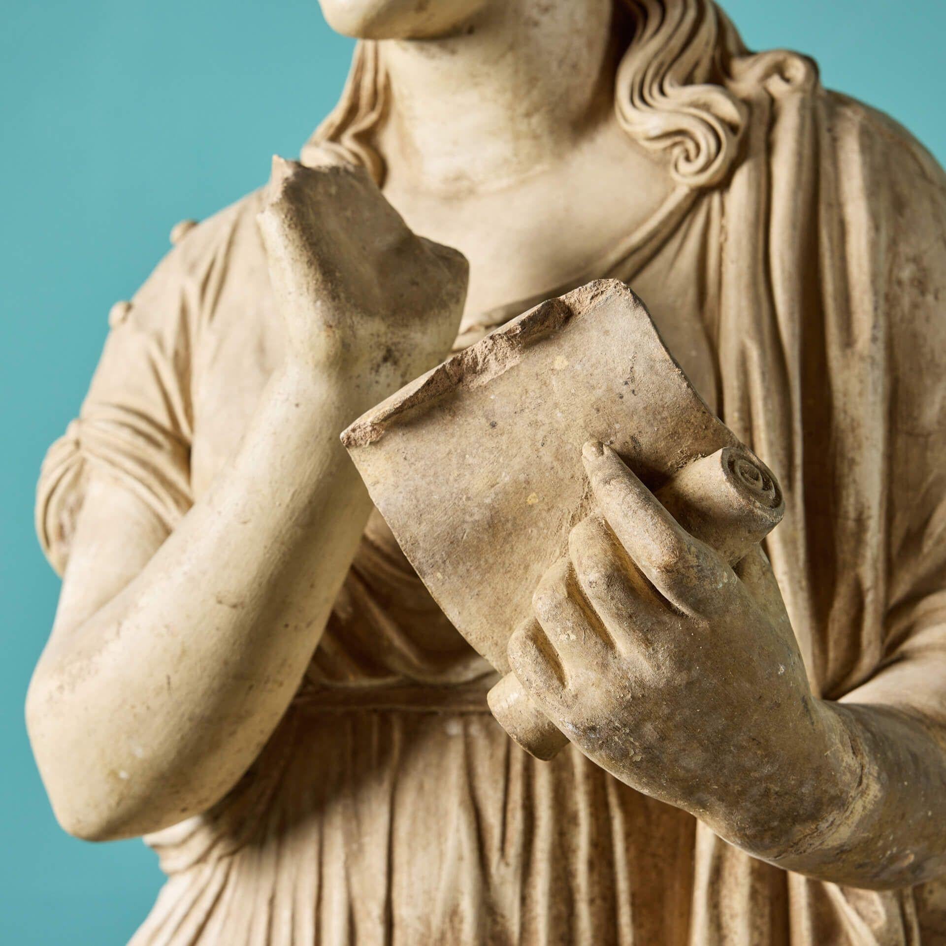 Antike französische Buff-Terrakotta-Gartenstatue von Clio im Angebot 1