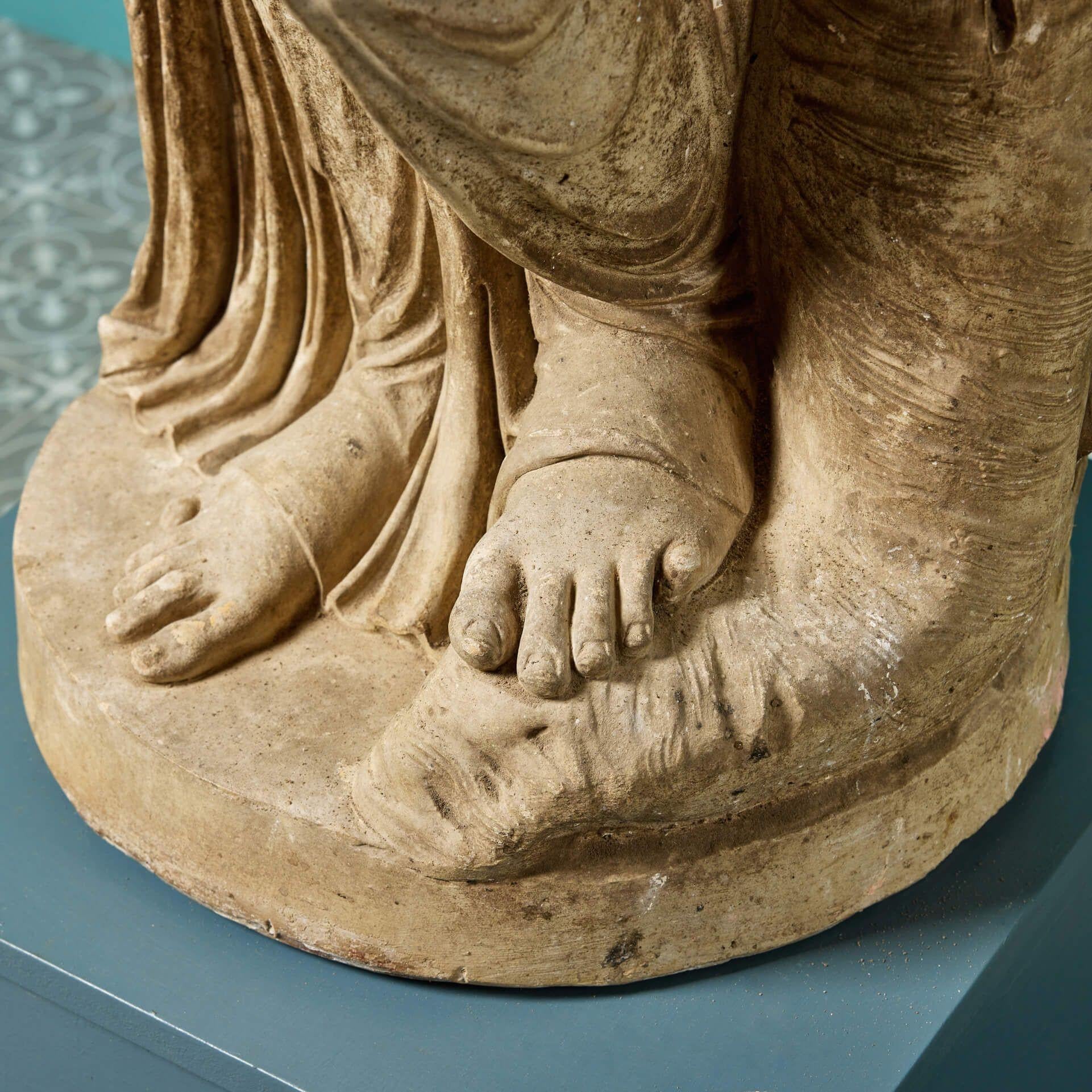 Antike französische Buff-Terrakotta-Gartenstatue von Clio im Angebot 2