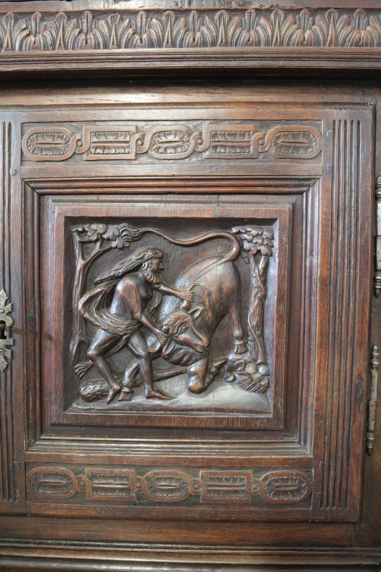 Antique French Buffet 18th Century Renaissance Carved Oak Vitrine Bookcase In Good Condition For Sale In Labrit, Landes
